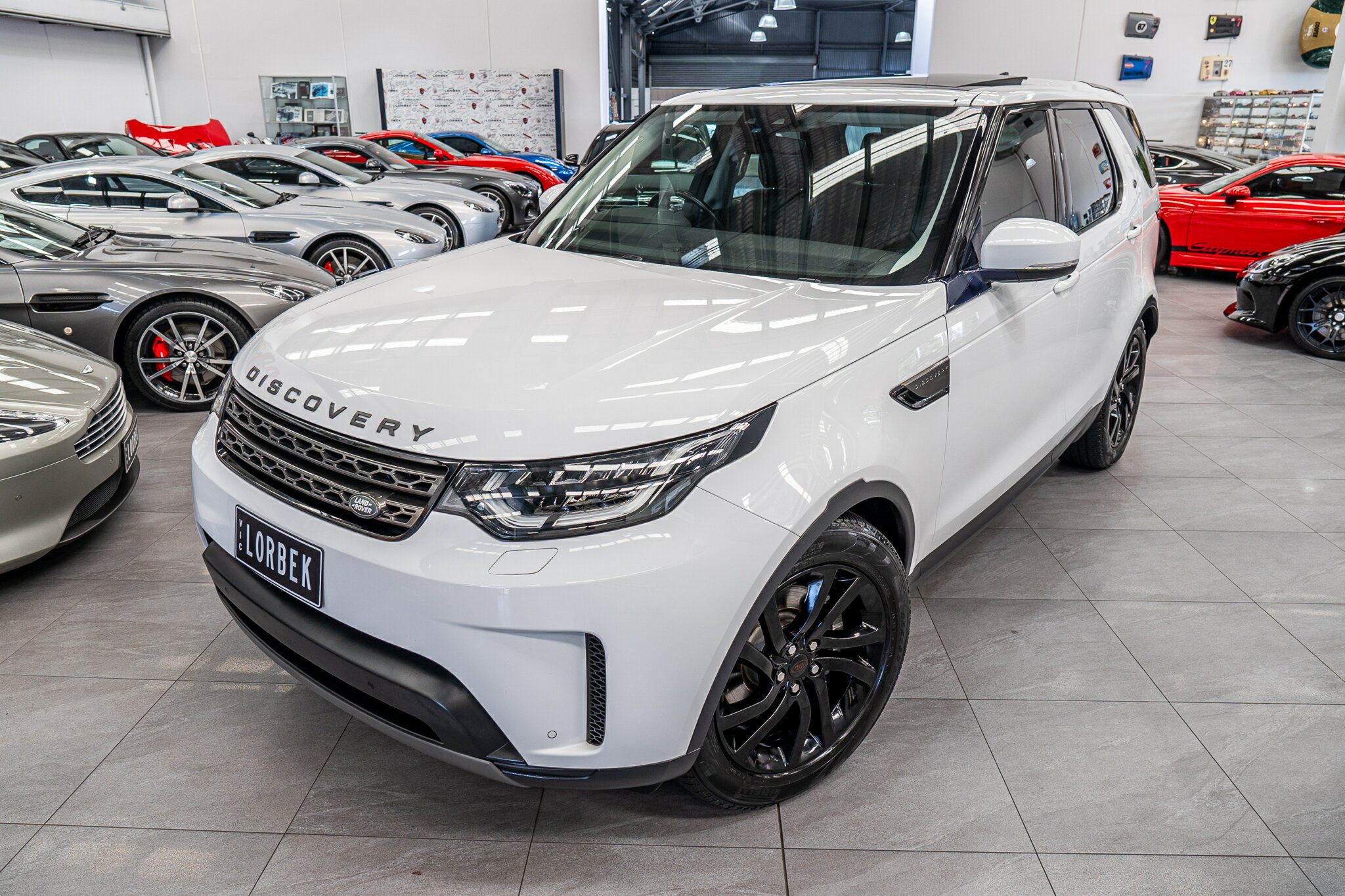 2017 LAND ROVER DISCOVERY MY17 TD6 SE 8 SP AUTOMATIC 4D WAGON
