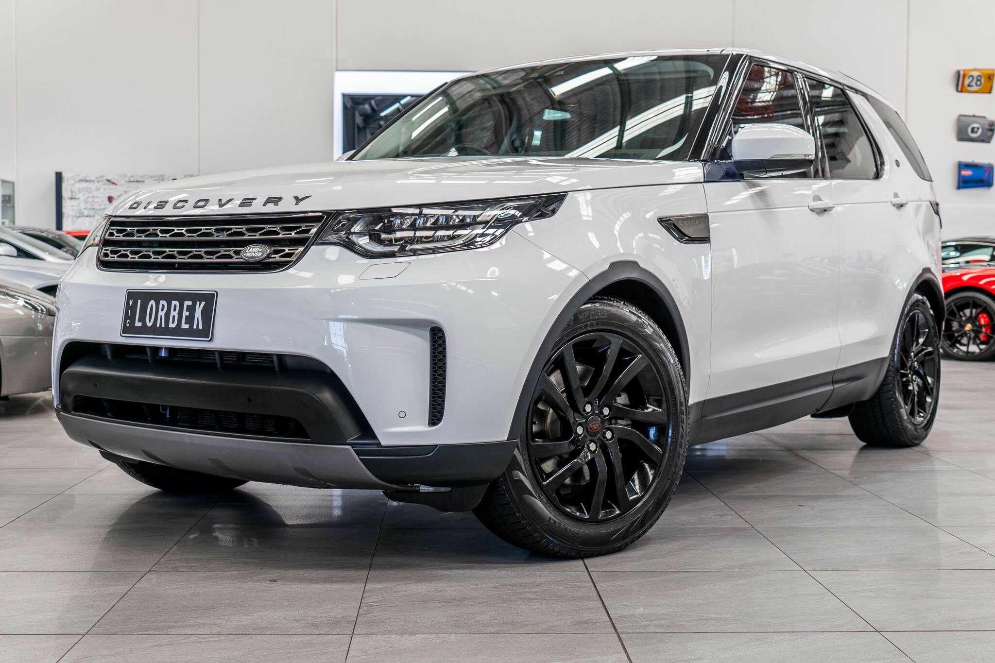 2017 LAND ROVER DISCOVERY MY17 TD6 SE 8 SP AUTOMATIC 4D WAGON