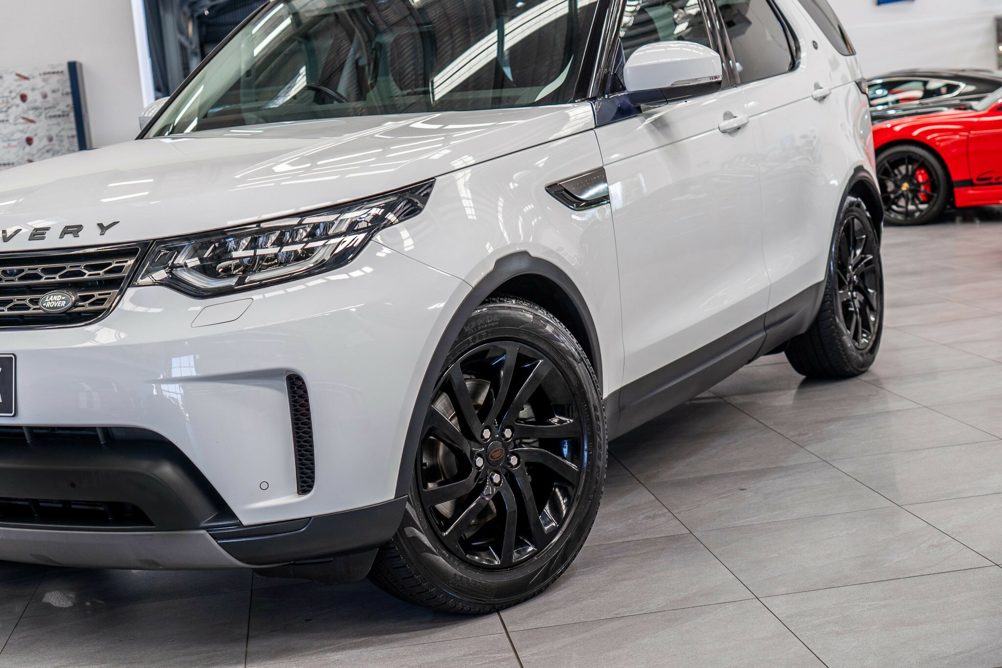2017 LAND ROVER DISCOVERY MY17 TD6 SE 8 SP AUTOMATIC 4D WAGON