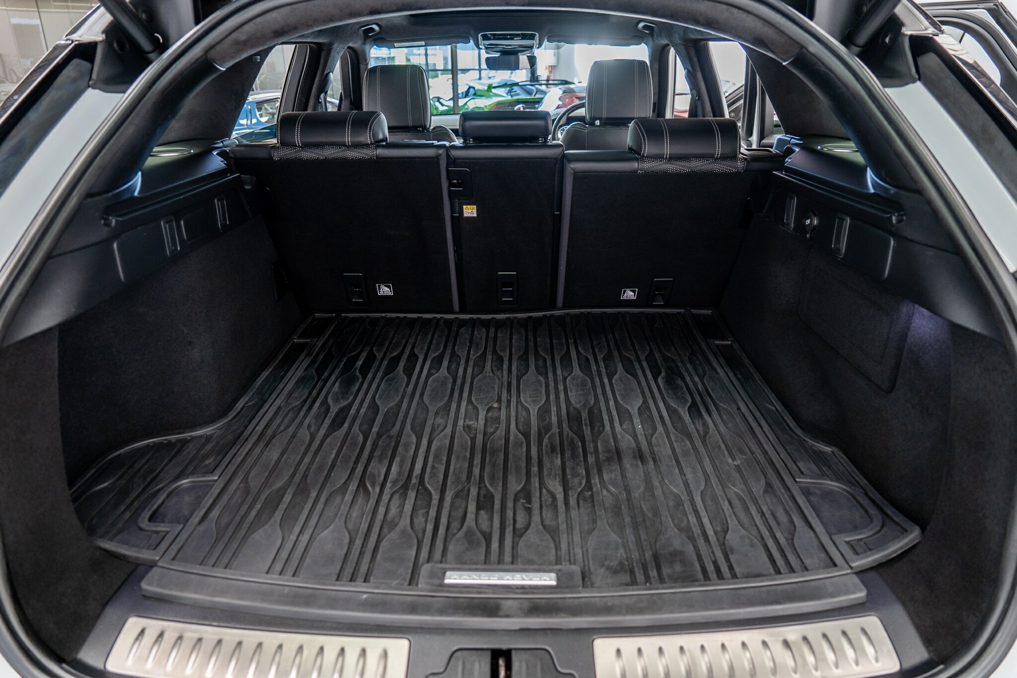 2019 LAND ROVER RANGE ROVER VELAR L560 MY20 P550 SV A/B DYNAMIC (405kW) 8 SP AUTOMATIC 4D WAGON