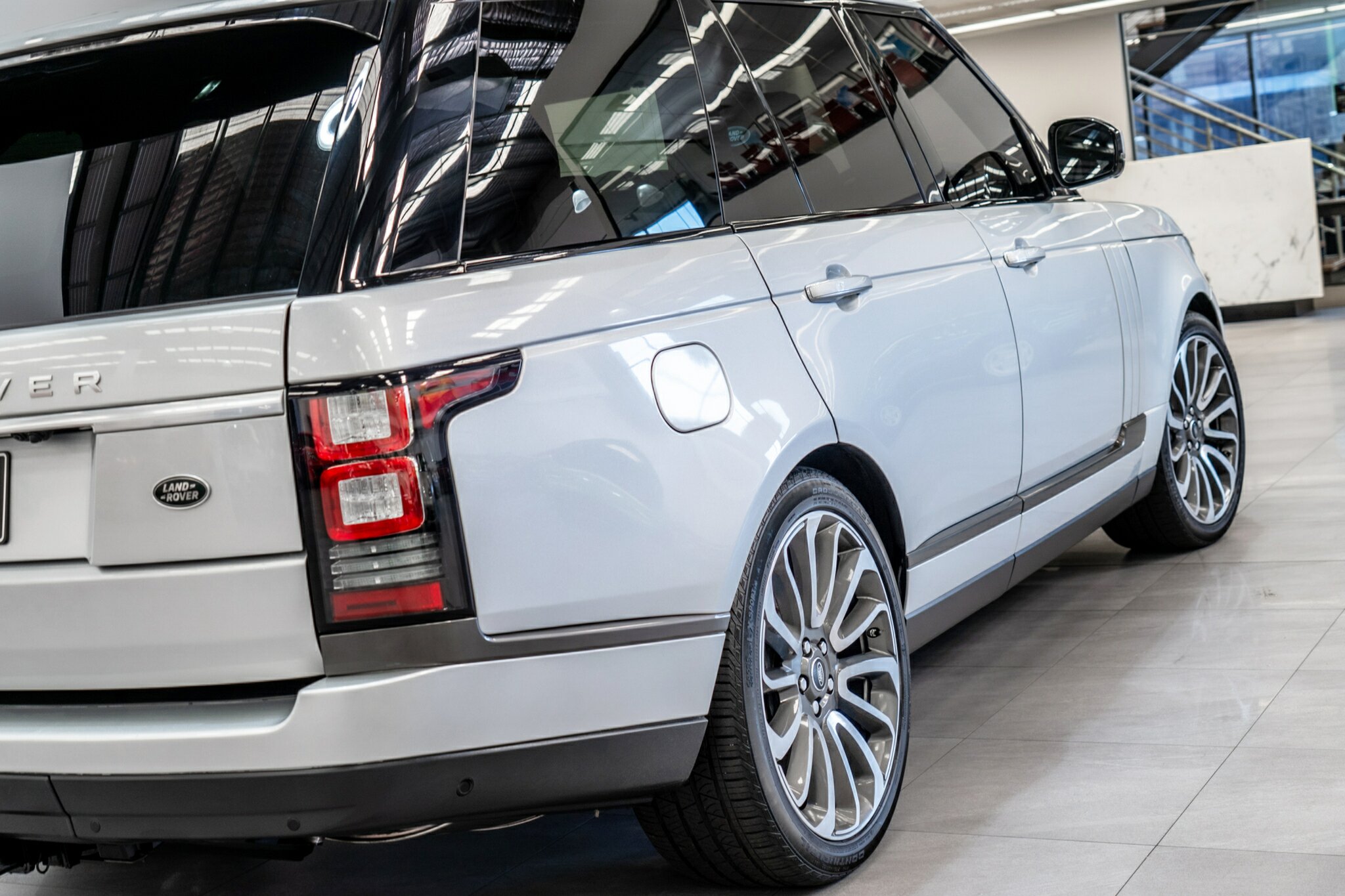 2017 RANGE ROVER RANGE ROVER LG MY17 AUTOBIOGRAPHY SDV8 8 SP AUTOMATIC 4D WAGON