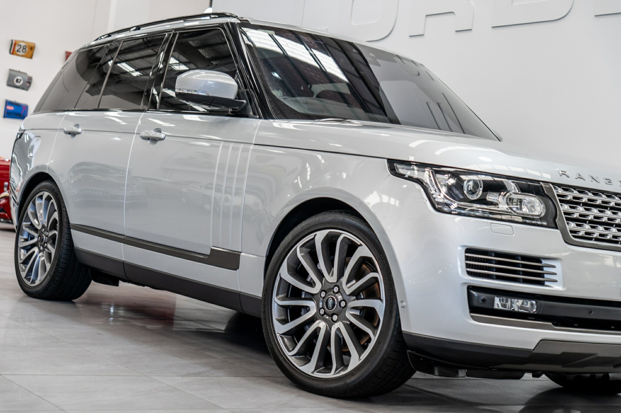 2017 RANGE ROVER RANGE ROVER LG MY17 AUTOBIOGRAPHY SDV8 8 SP AUTOMATIC 4D WAGON