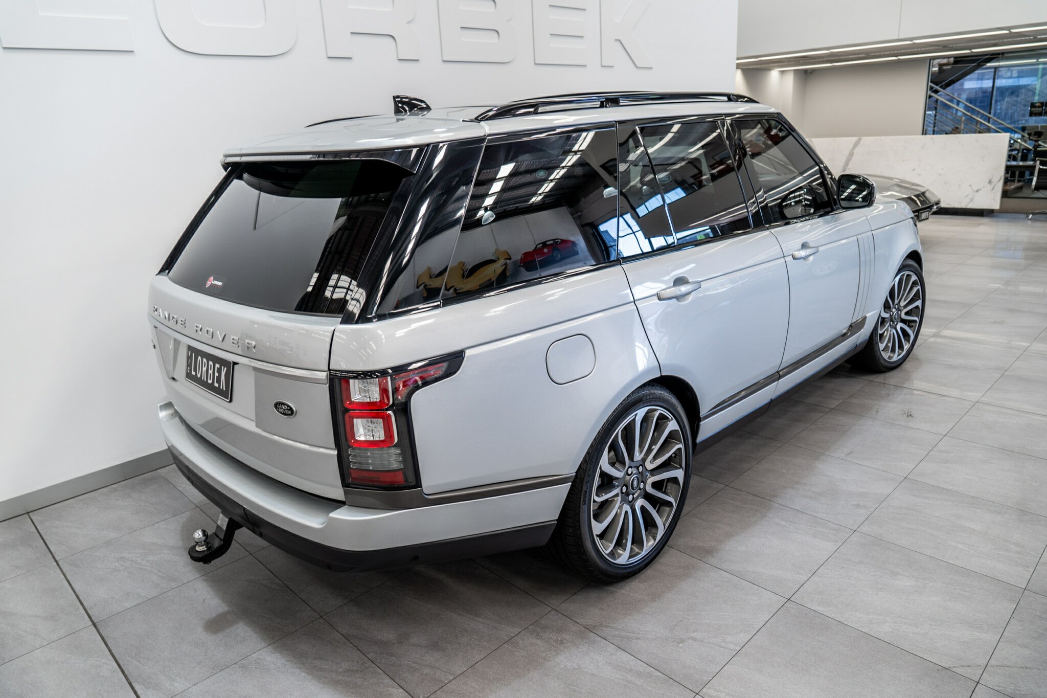 2017 RANGE ROVER RANGE ROVER LG MY17 AUTOBIOGRAPHY SDV8 8 SP AUTOMATIC 4D WAGON