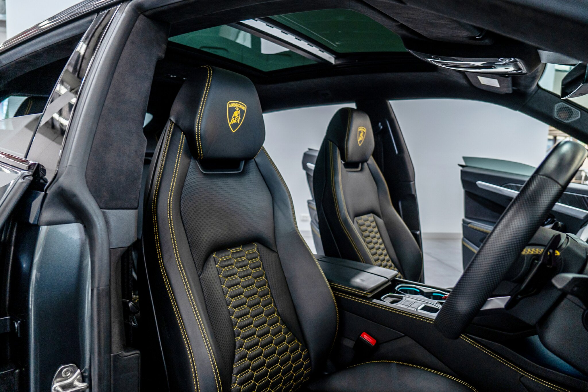 2019 LAMBORGHINI URUS 636 MY19 5 SEAT 8 SP AUTOMATIC 4D WAGON