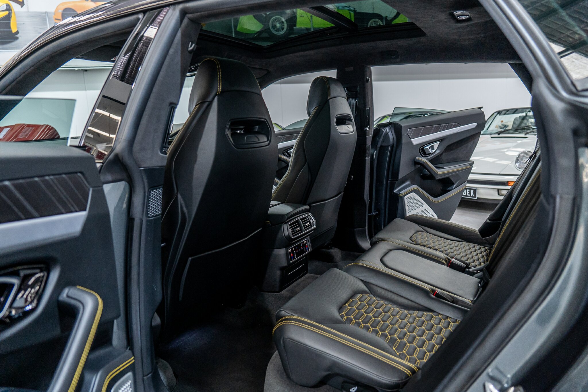 2019 LAMBORGHINI URUS 636 MY19 5 SEAT 8 SP AUTOMATIC 4D WAGON