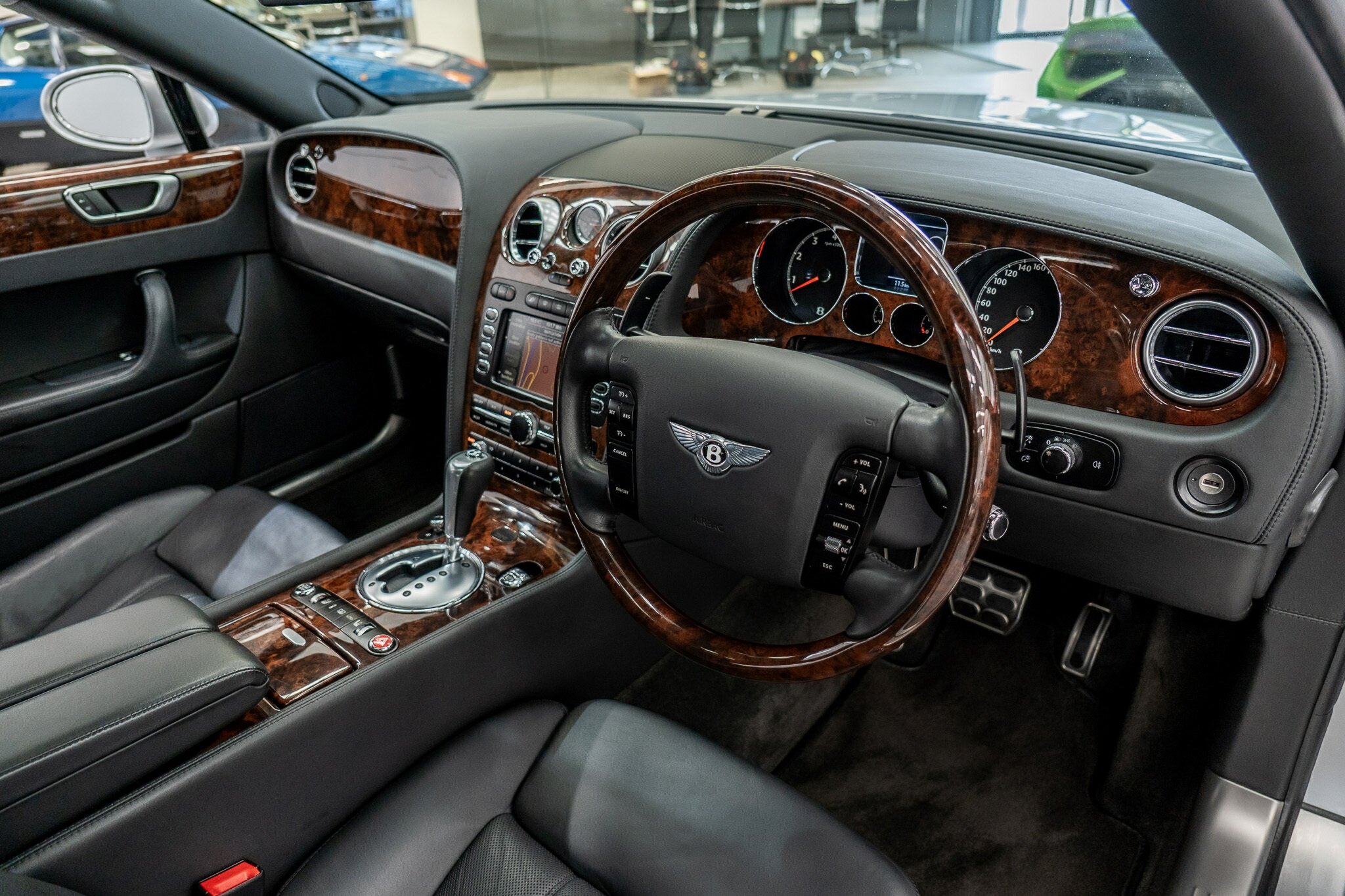 2005 BENTLEY CONTINENTAL 3W MY06 FLYING SPUR 6 SP AUTOMATIC SEDAN