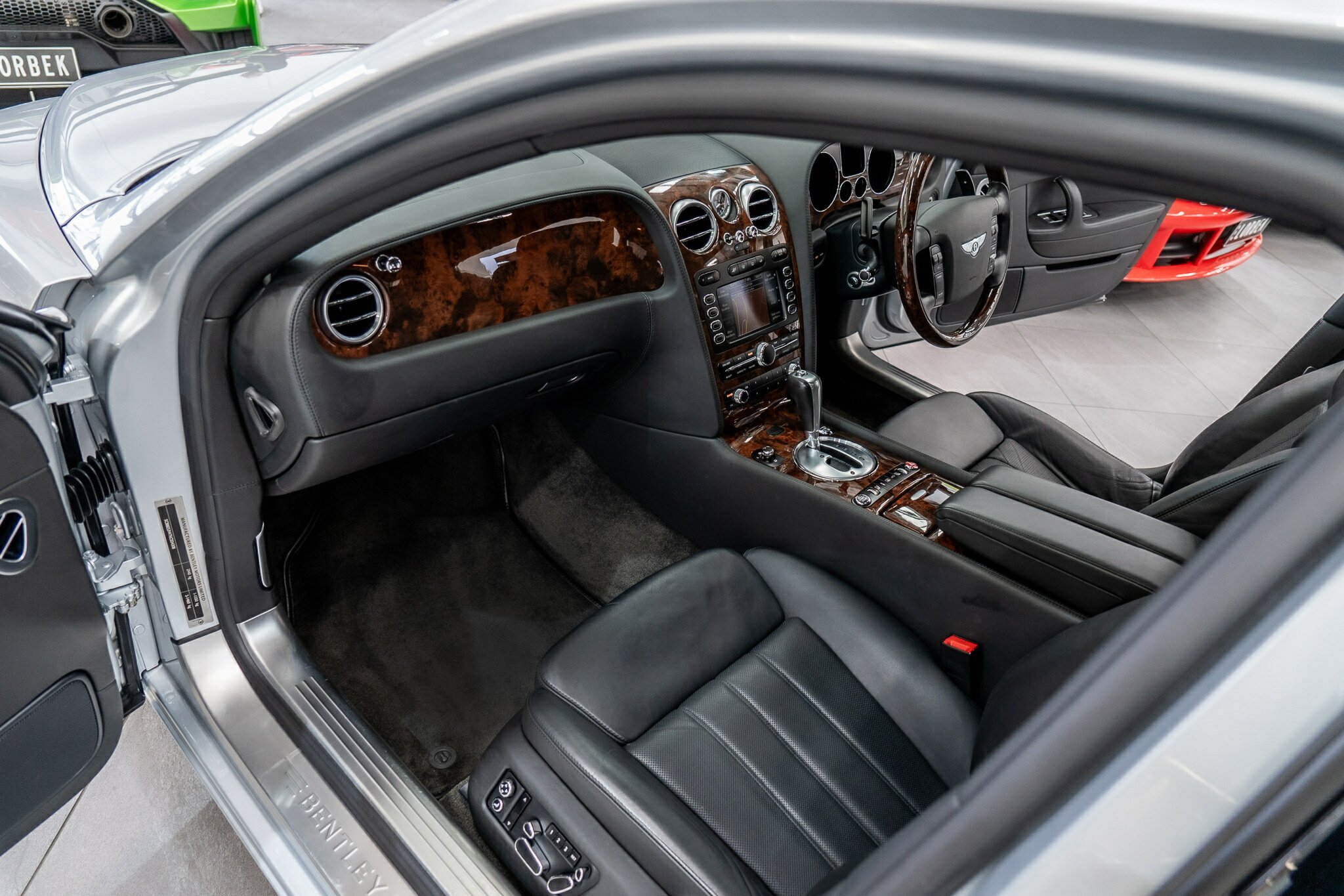 2005 BENTLEY CONTINENTAL 3W MY06 FLYING SPUR 6 SP AUTOMATIC SEDAN