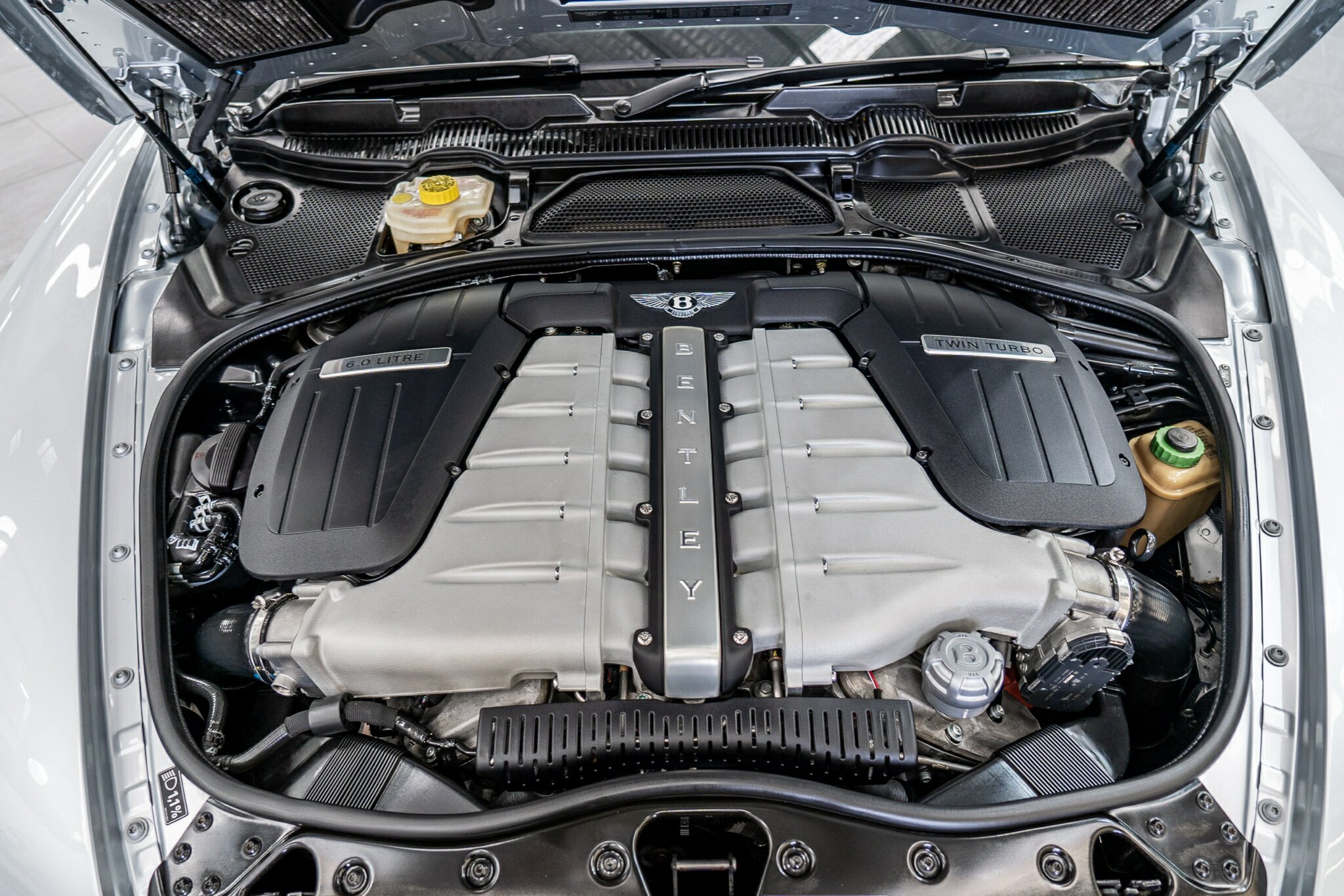 2005 BENTLEY CONTINENTAL 3W MY06 FLYING SPUR 6 SP AUTOMATIC SEDAN