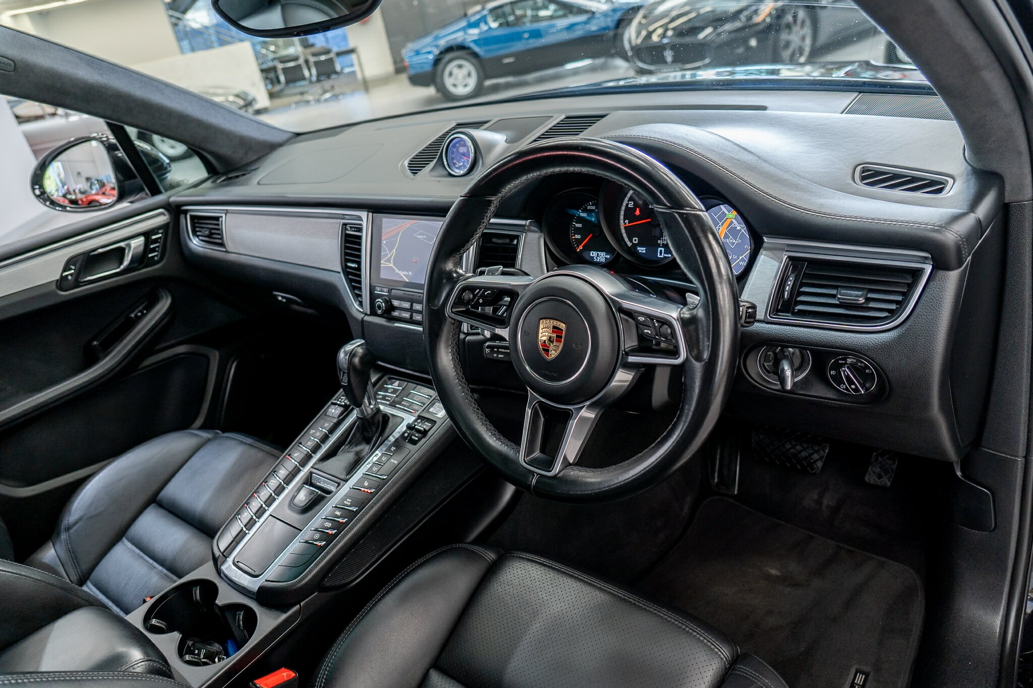 2017 PORSCHE MACAN 95B MY18 TURBO (PERF PACK) 7 SP AUTO DUAL CLUTCH 4D WAGON