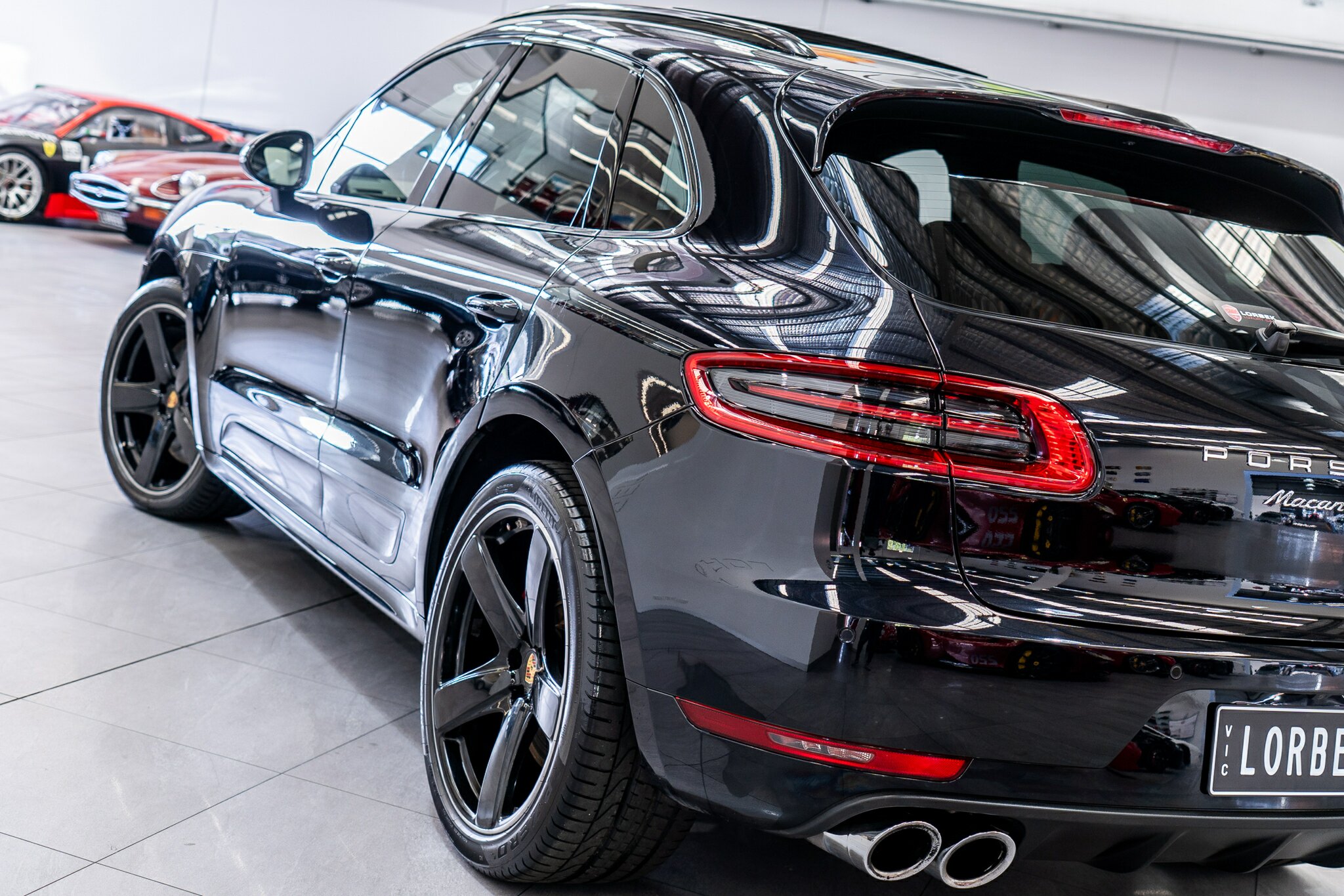 2017 PORSCHE MACAN 95B MY18 TURBO (PERF PACK) 7 SP AUTO DUAL CLUTCH 4D WAGON