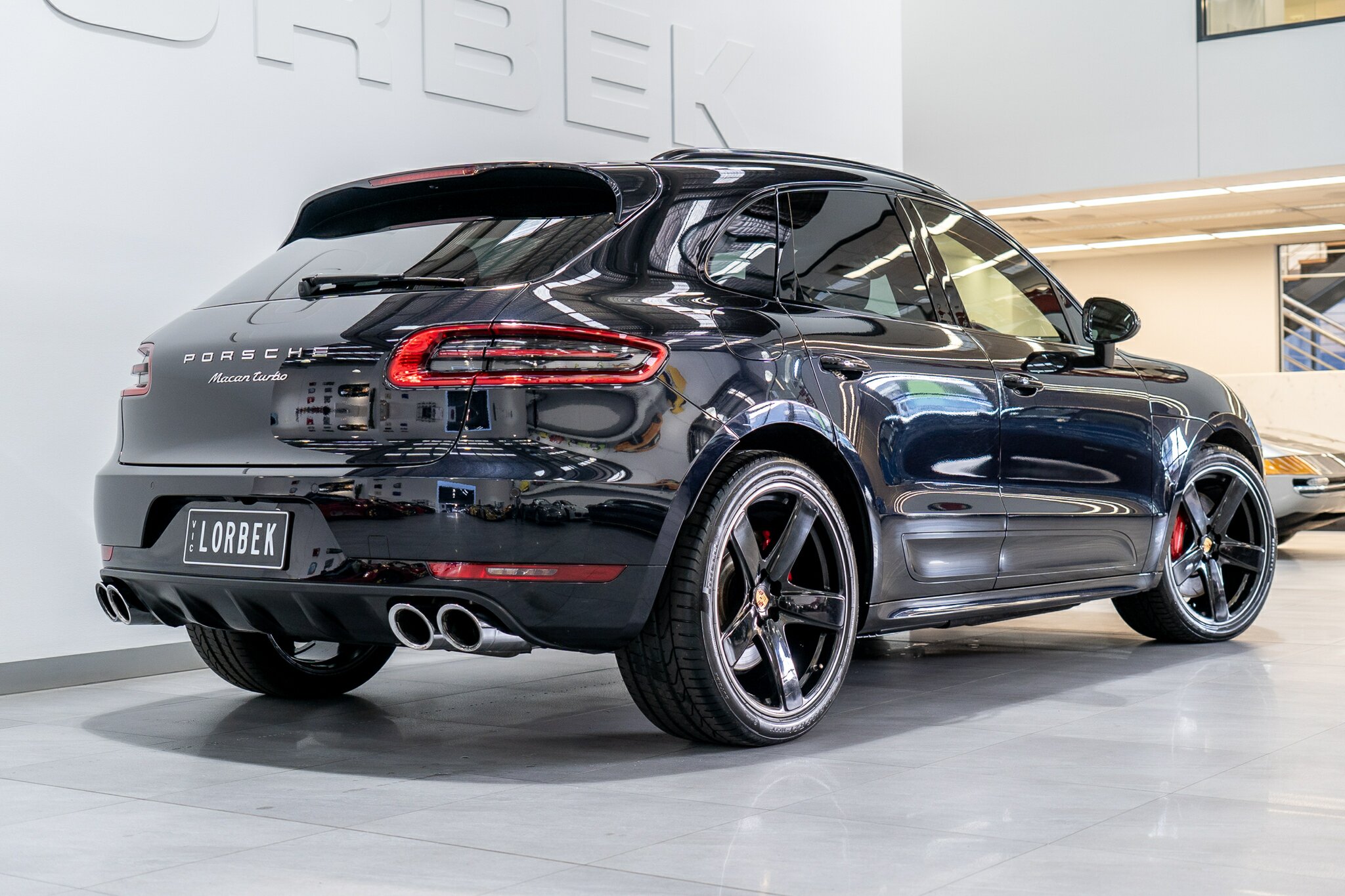 2017 PORSCHE MACAN 95B MY18 TURBO (PERF PACK) 7 SP AUTO DUAL CLUTCH 4D WAGON