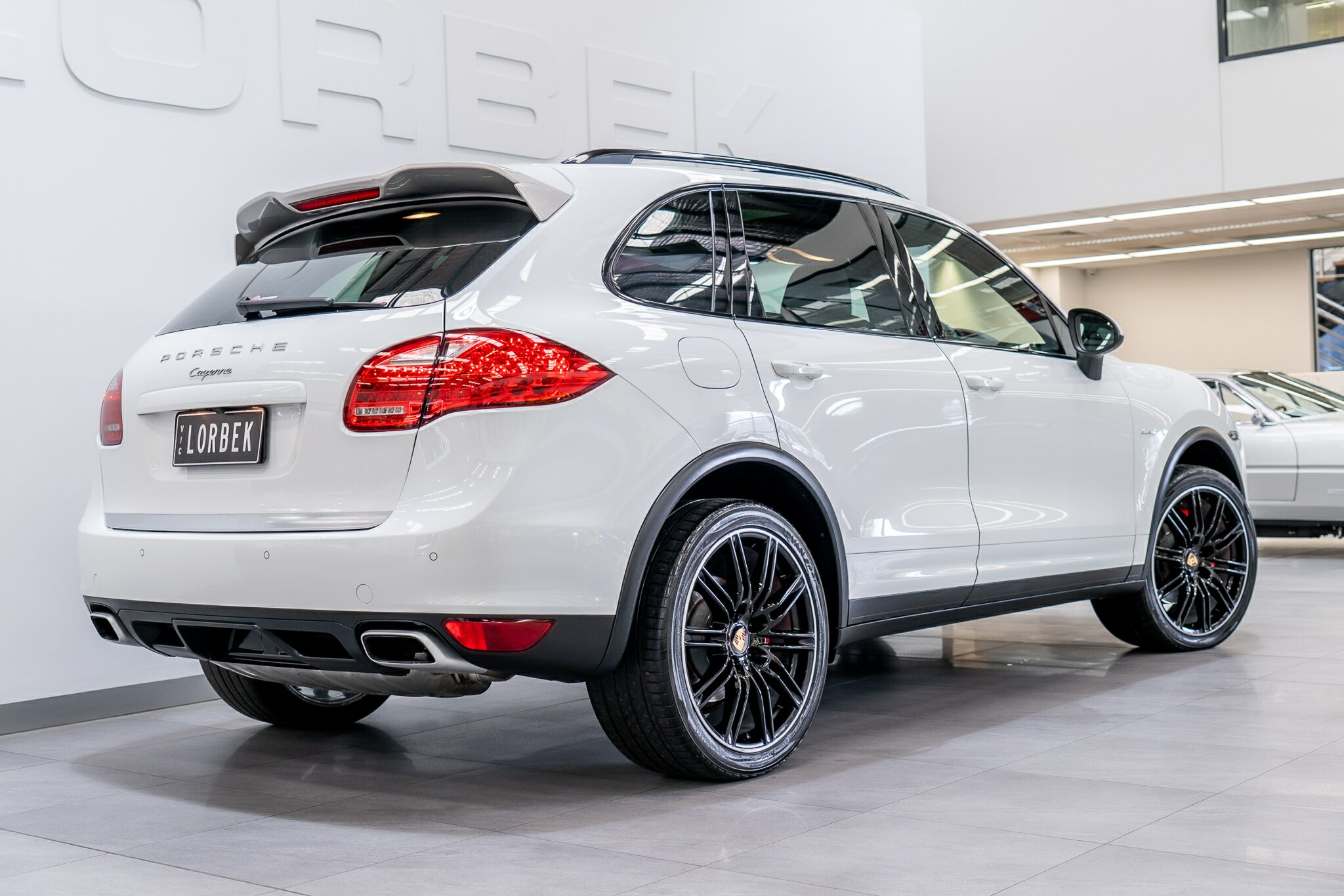 2014 PORSCHE CAYENNE SERIES 2 DIESEL PLATINUM EDITION 8 SP AUTOMATIC TIPTRONIC 4D WAGON