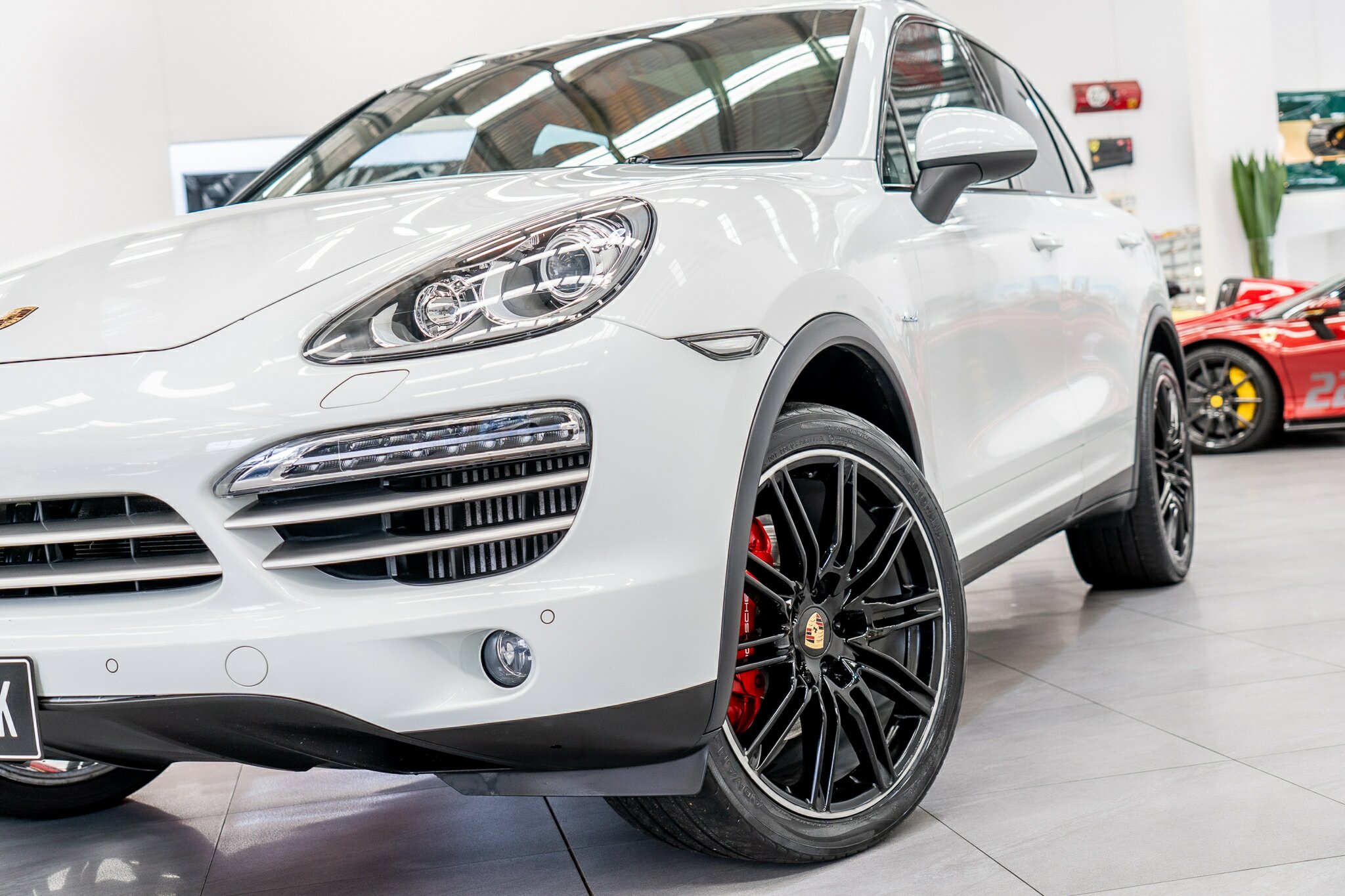 2014 PORSCHE CAYENNE SERIES 2 DIESEL PLATINUM EDITION 8 SP AUTOMATIC TIPTRONIC 4D WAGON