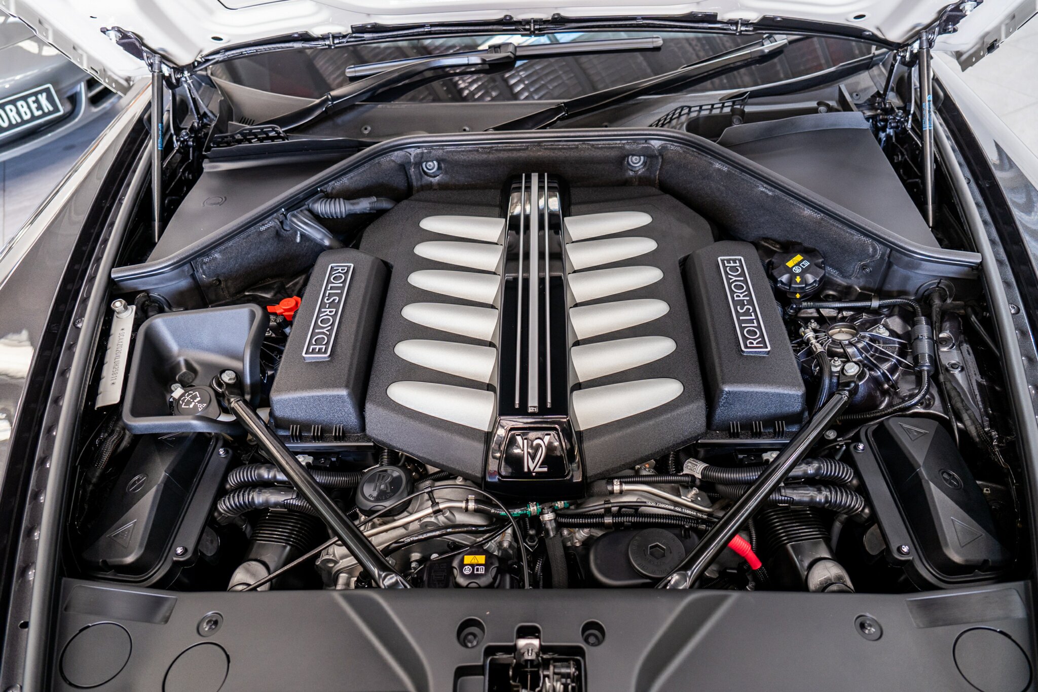 2019 ROLLS-ROYCE WRAITH 665C MY19 EAGLE VIII 8 SP AUTOMATIC SEDAN