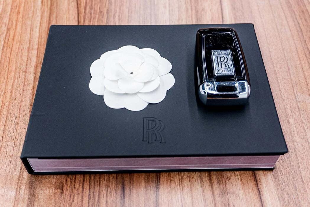2019 ROLLS-ROYCE WRAITH 665C MY19 EAGLE VIII 8 SP AUTOMATIC SEDAN