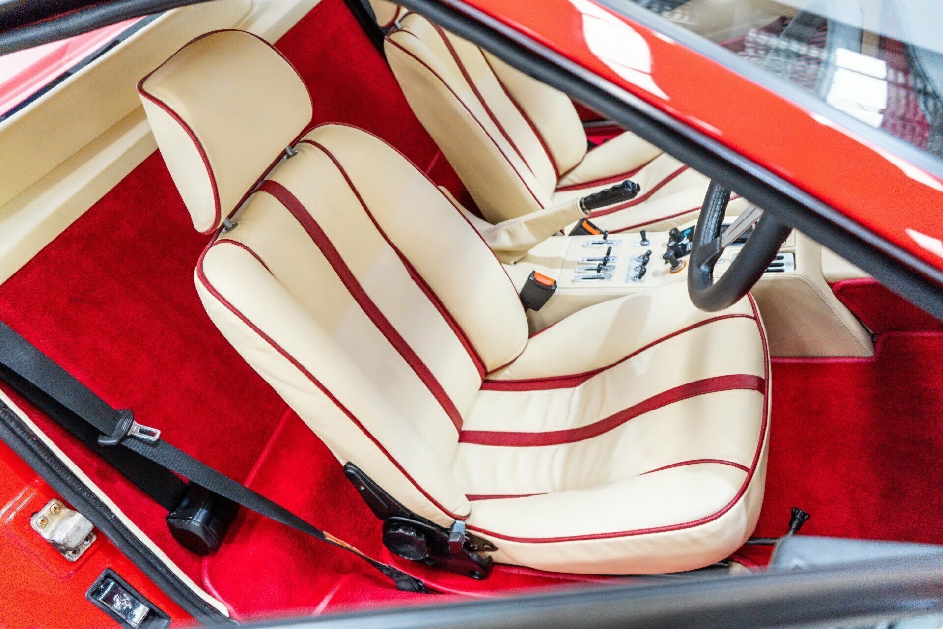 1977 FERRARI 308 GTB 5 SP MANUAL 2D COUPE