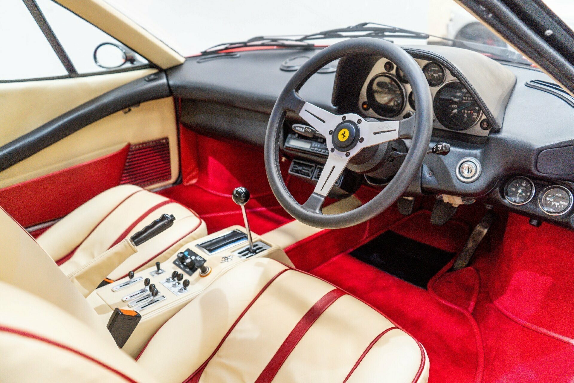 1977 FERRARI 308 GTB 5 SP MANUAL 2D COUPE