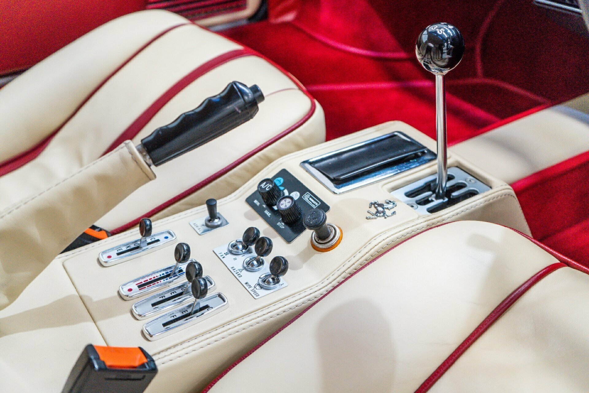 1977 FERRARI 308 GTB 5 SP MANUAL 2D COUPE