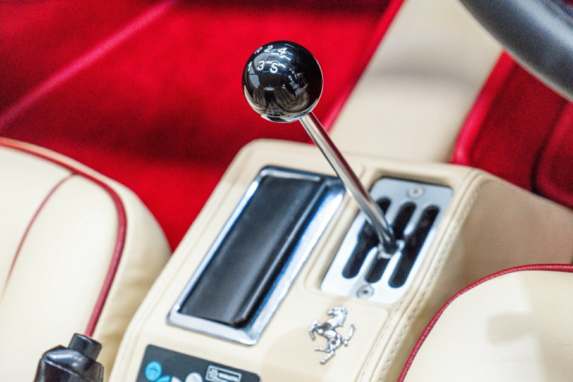 1977 FERRARI 308 GTB 5 SP MANUAL 2D COUPE