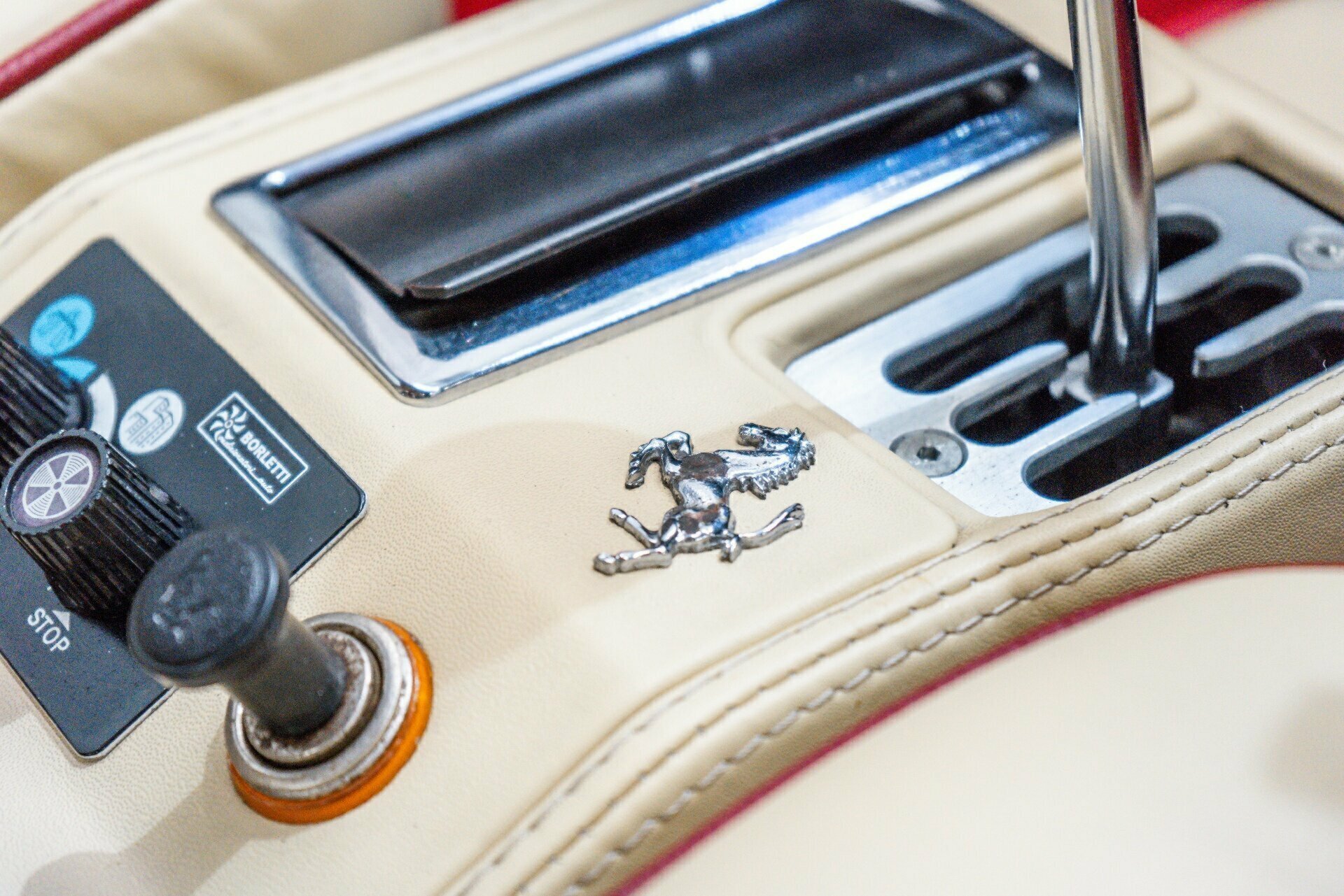 1977 FERRARI 308 GTB 5 SP MANUAL 2D COUPE