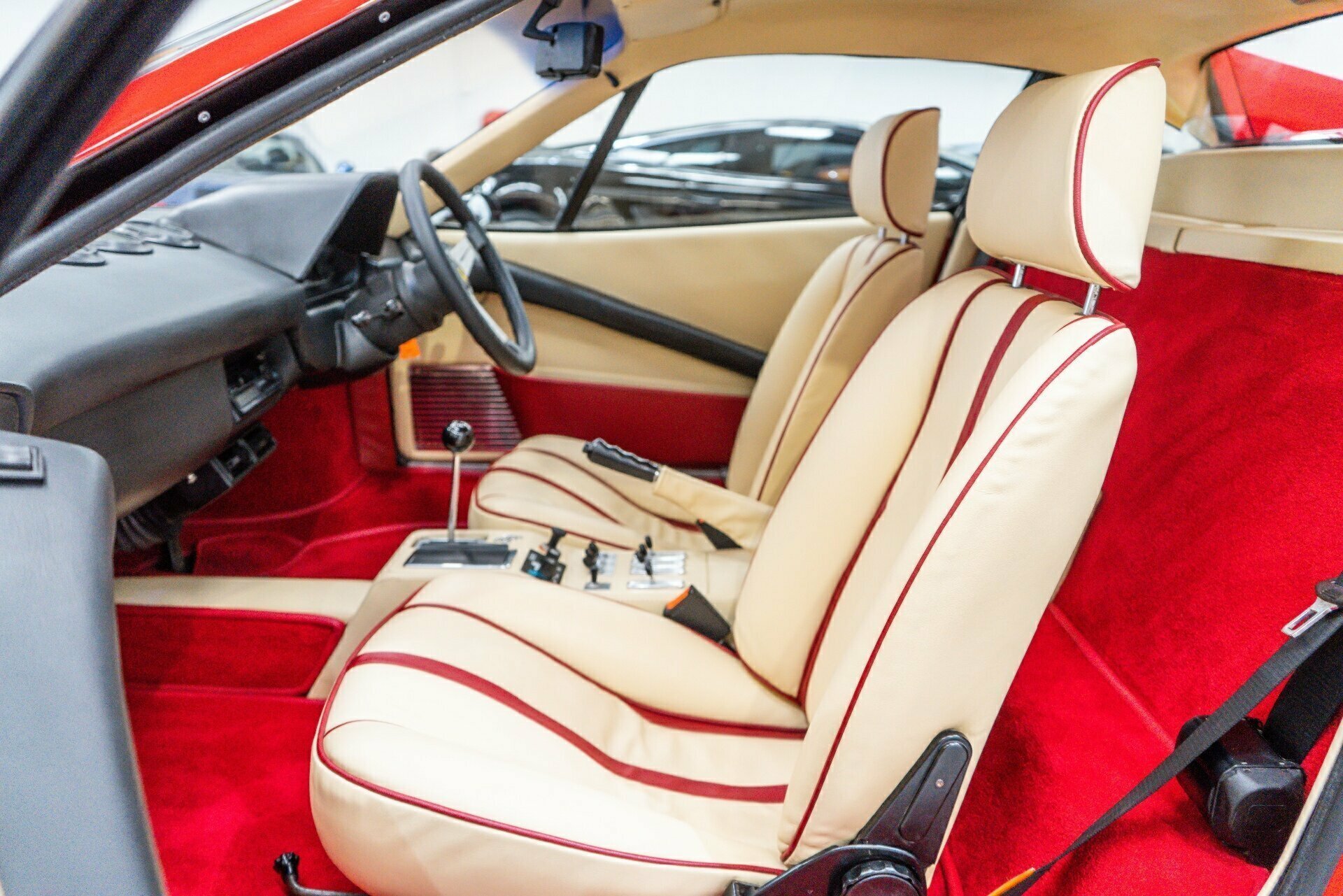 1977 FERRARI 308 GTB 5 SP MANUAL 2D COUPE