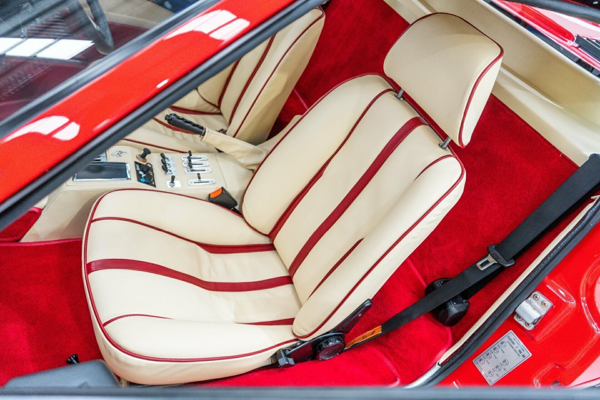 1977 FERRARI 308 GTB 5 SP MANUAL 2D COUPE
