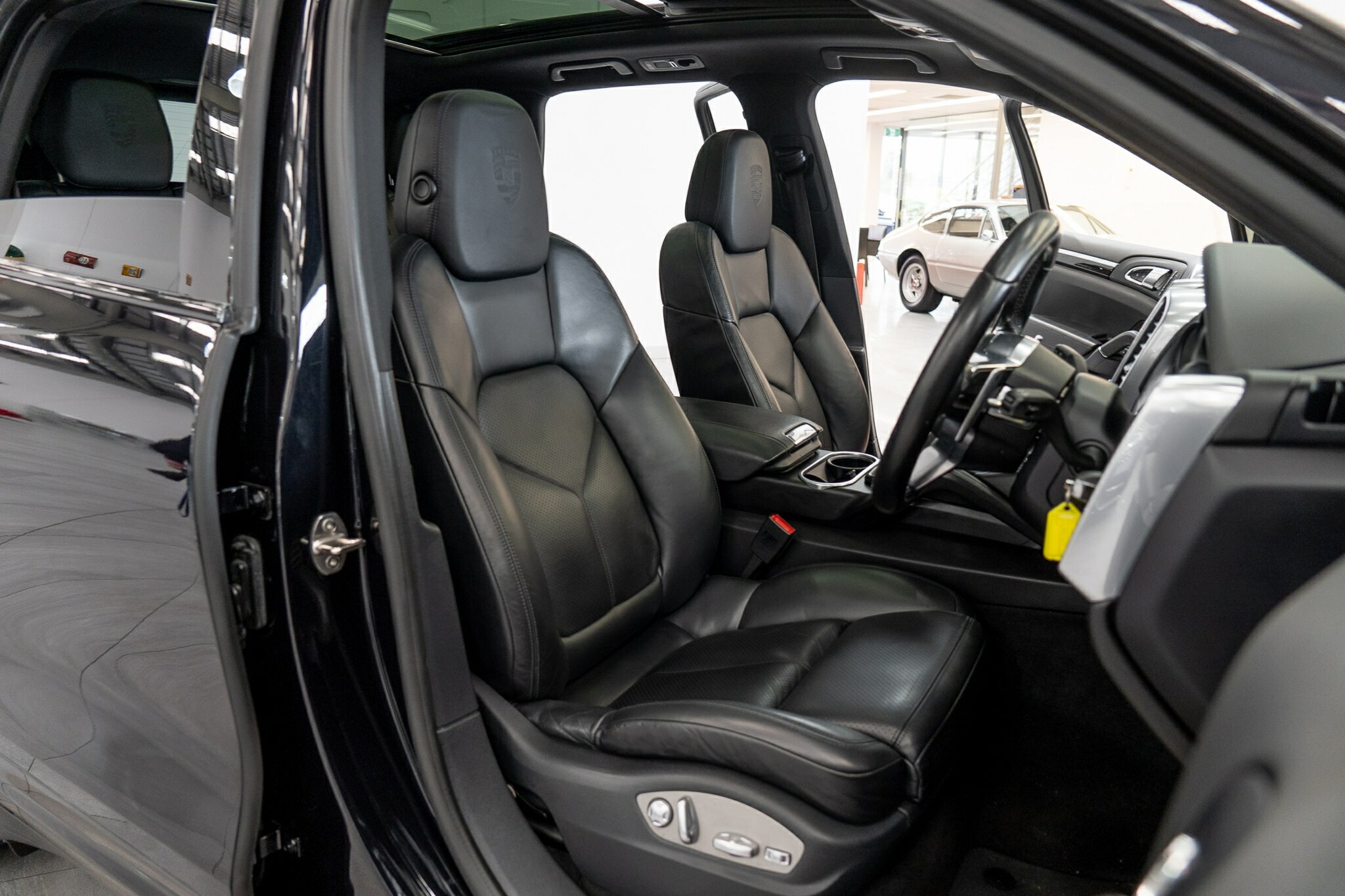 2016 PORSCHE CAYENNE SERIES 2 MY17 S E-HYBRID 8 SP AUTOMATIC TIPTRONIC 4D WAGON