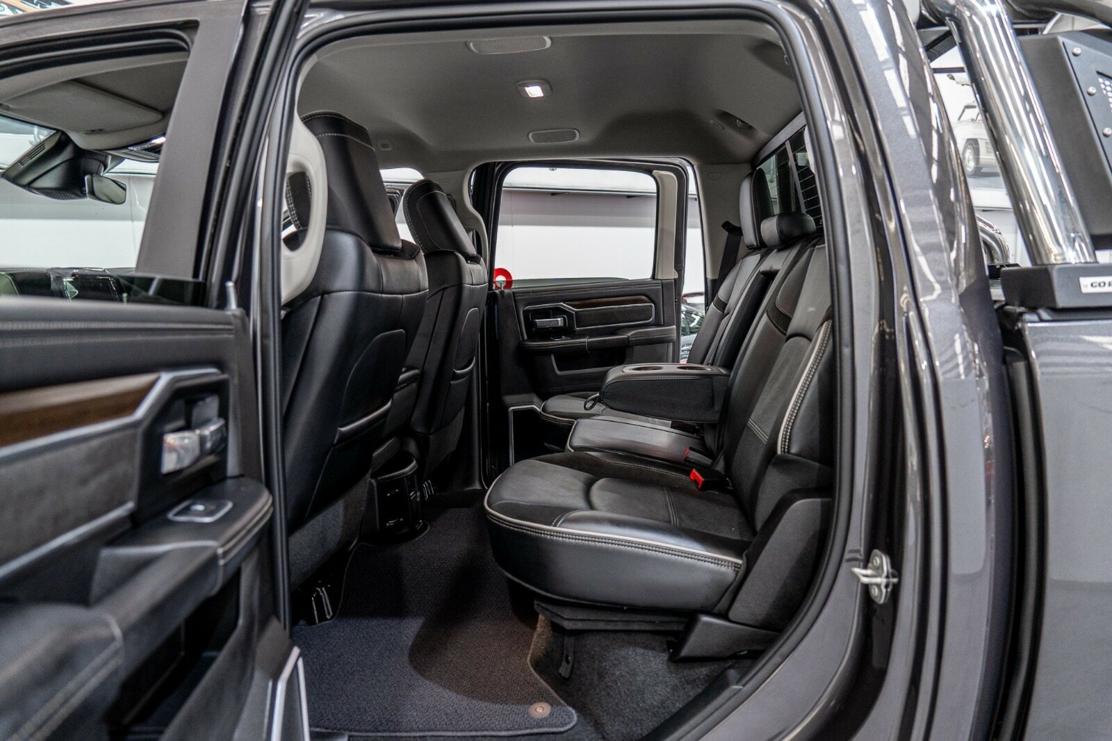 2023 RAM 2500 DJII LARAMIE 6 SP AUTOMATIC CREW CAB UTILITY