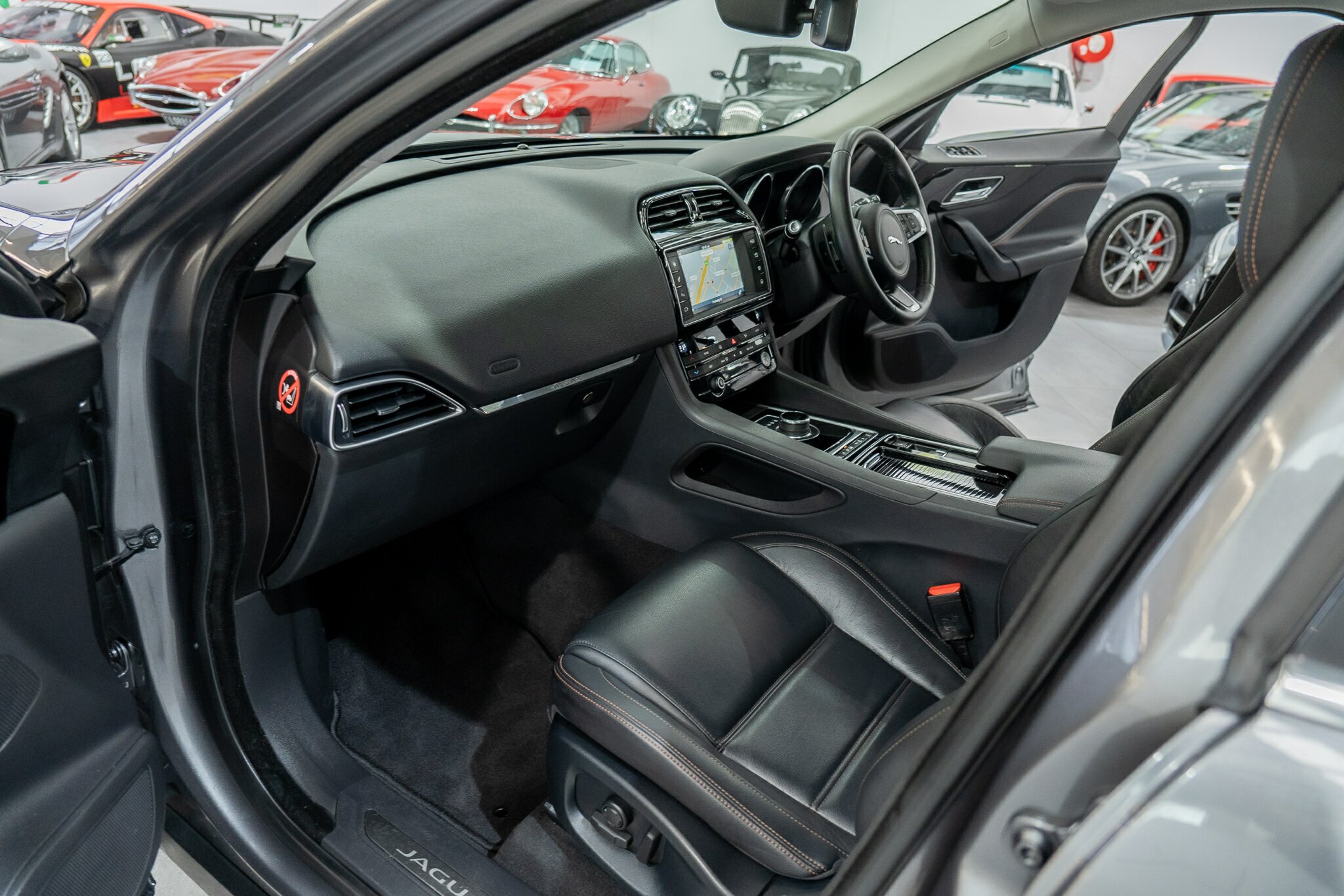 2017 JAGUAR F-PACE MY18 20d Prestige RWD 8 SP AUTOMATIC 4D WAGON