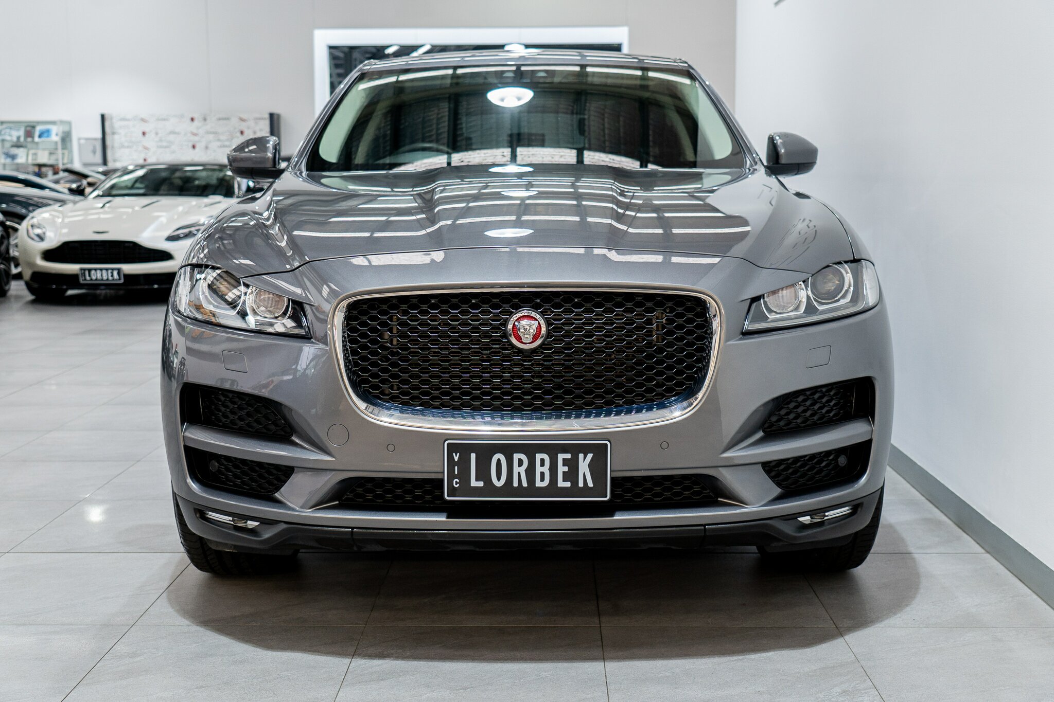 2017 JAGUAR F-PACE MY18 20d Prestige RWD 8 SP AUTOMATIC 4D WAGON