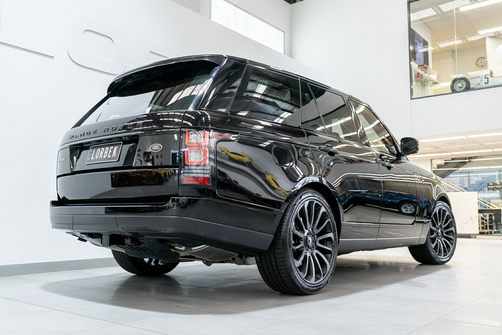 2016 RANGE ROVER RANGE ROVER LG MY17 VOGUE TDV6 8 SP AUTOMATIC 4D WAGON