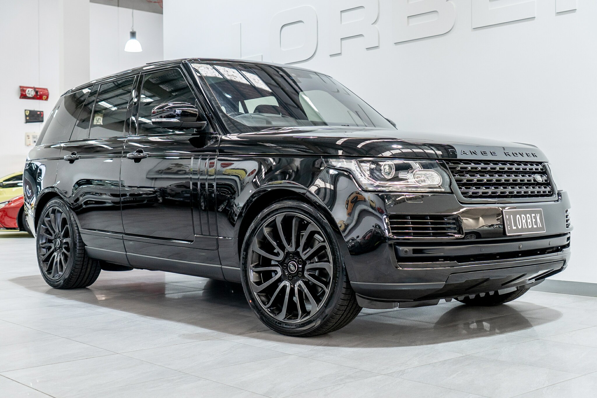 2016 RANGE ROVER RANGE ROVER LG MY17 VOGUE TDV6 8 SP AUTOMATIC 4D WAGON