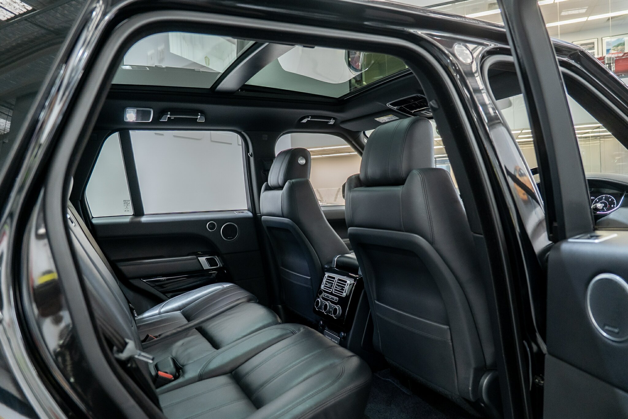 2016 RANGE ROVER RANGE ROVER LG MY17 VOGUE TDV6 8 SP AUTOMATIC 4D WAGON