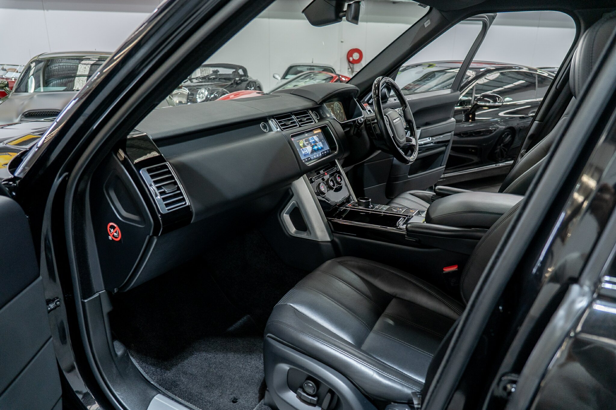 2016 RANGE ROVER RANGE ROVER LG MY17 VOGUE TDV6 8 SP AUTOMATIC 4D WAGON