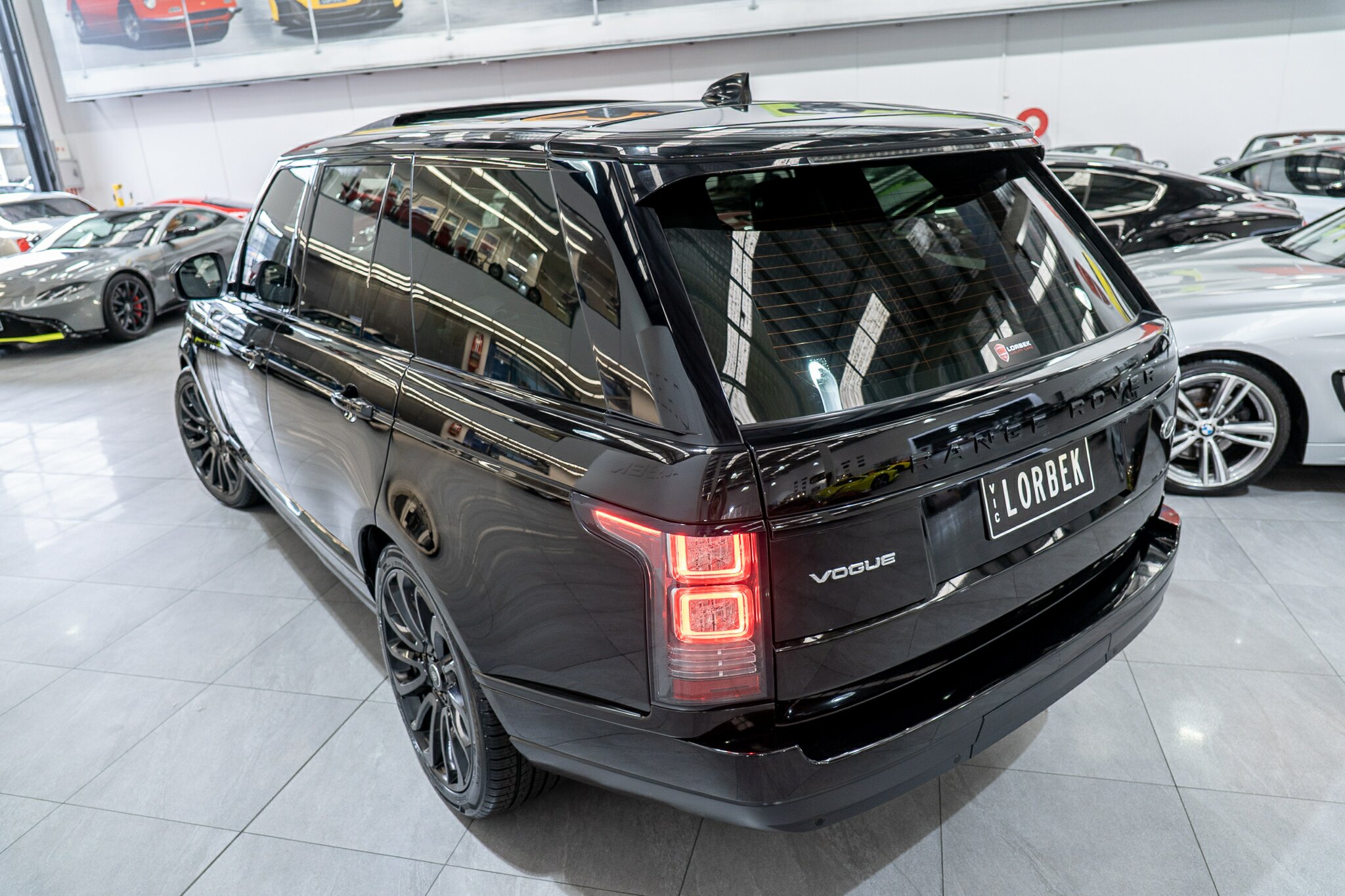2016 RANGE ROVER RANGE ROVER LG MY17 VOGUE TDV6 8 SP AUTOMATIC 4D WAGON
