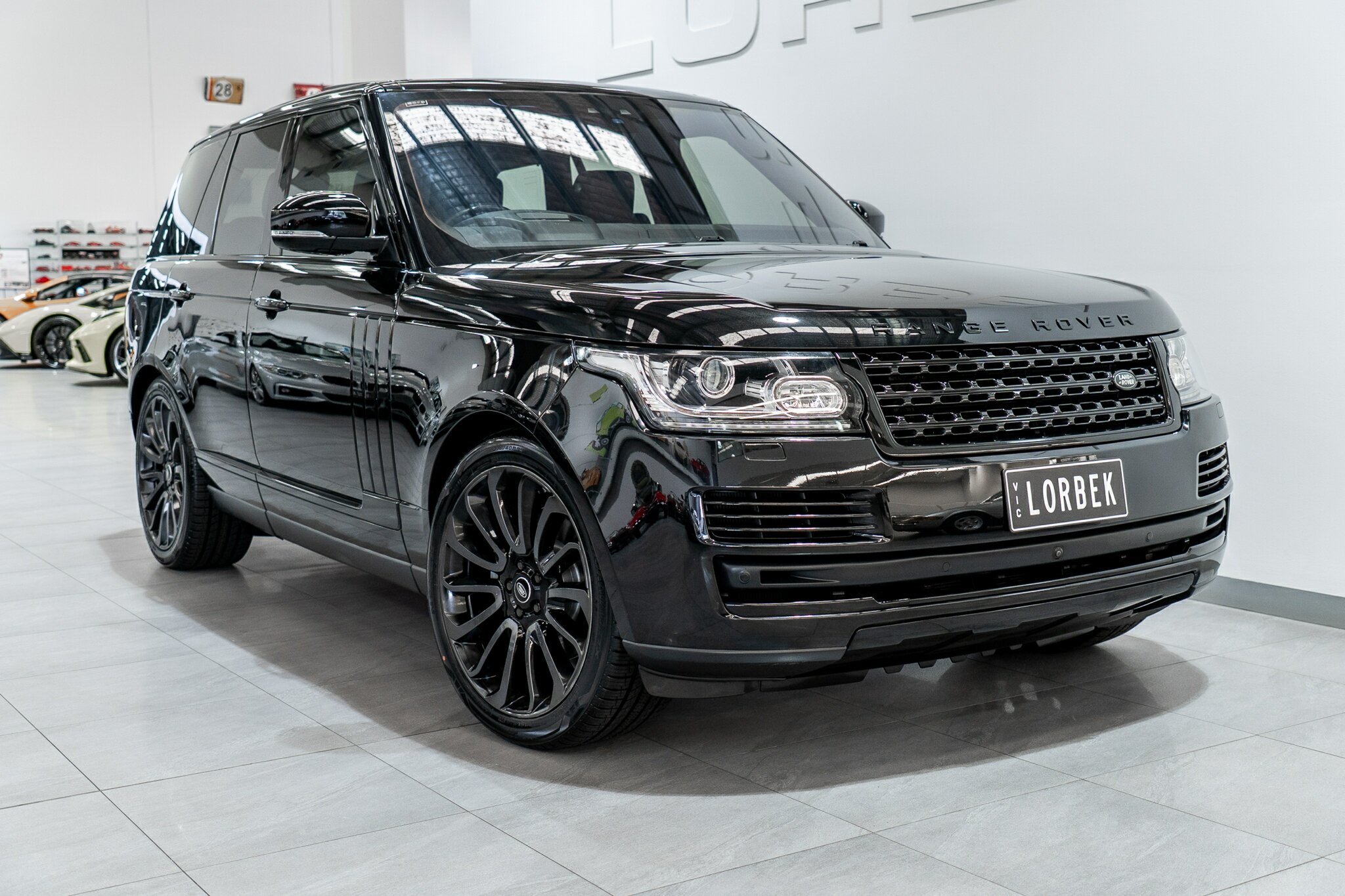 2016 RANGE ROVER RANGE ROVER LG MY17 VOGUE TDV6 8 SP AUTOMATIC 4D WAGON