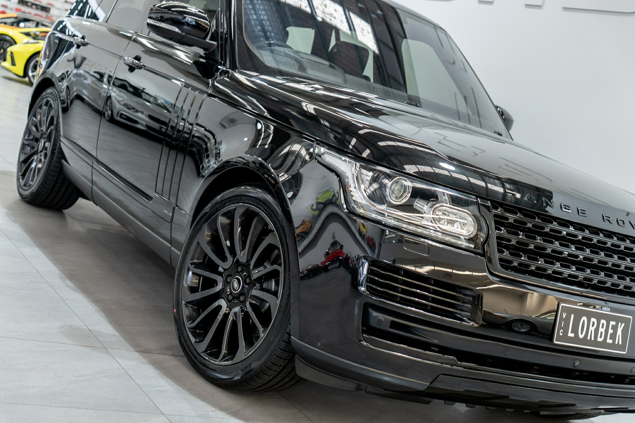 2016 RANGE ROVER RANGE ROVER LG MY17 VOGUE TDV6 8 SP AUTOMATIC 4D WAGON