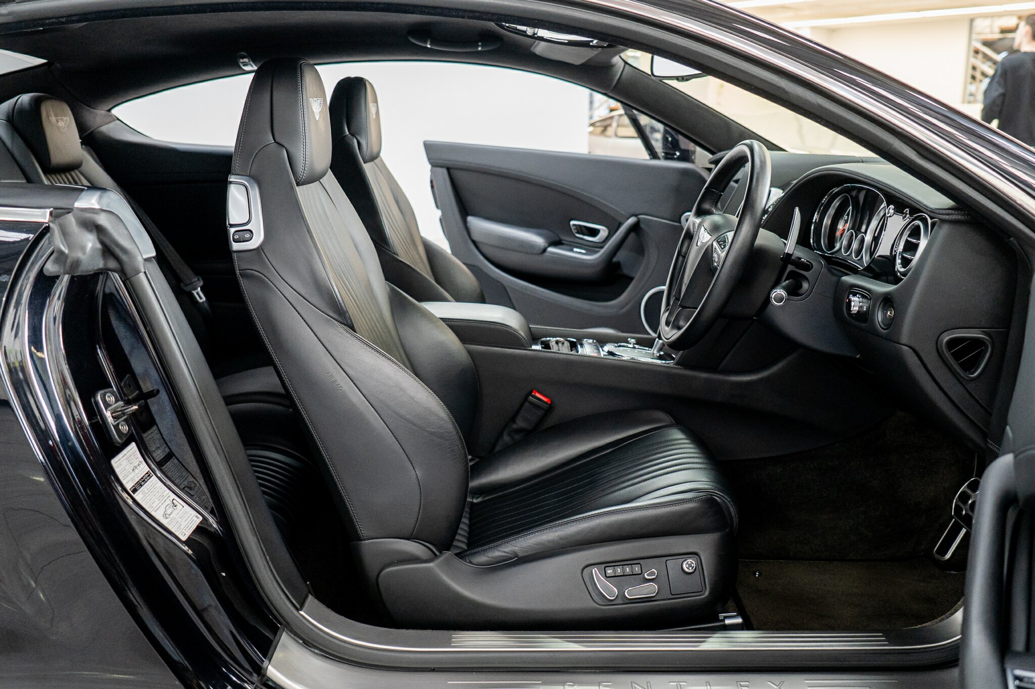 2015 BENTLEY CONTINENTAL 3W MY16 GT V8 8 SP AUTOMATIC SEQUENTIAL SEDAN