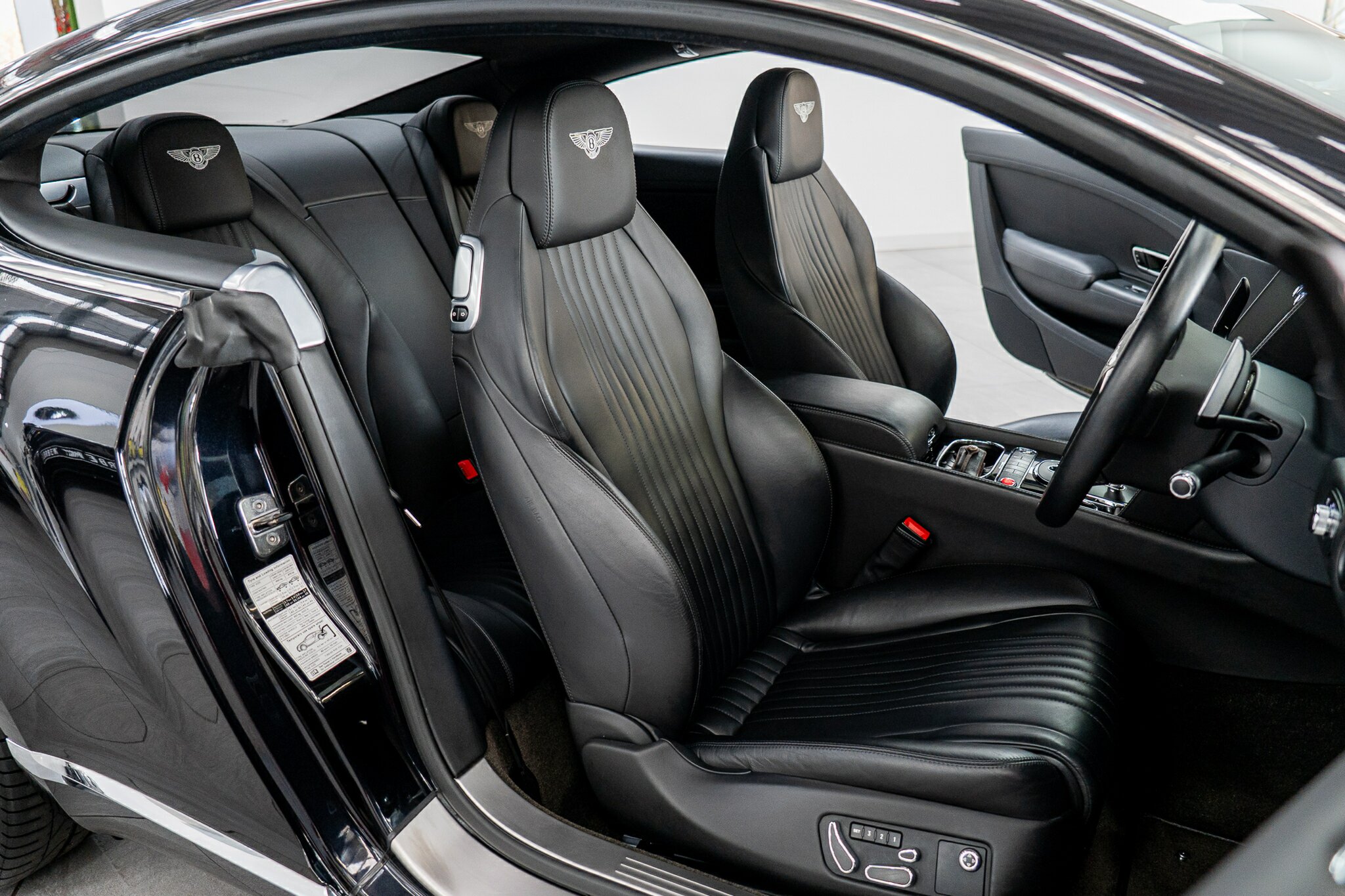 2015 BENTLEY CONTINENTAL 3W MY16 GT V8 8 SP AUTOMATIC SEQUENTIAL SEDAN