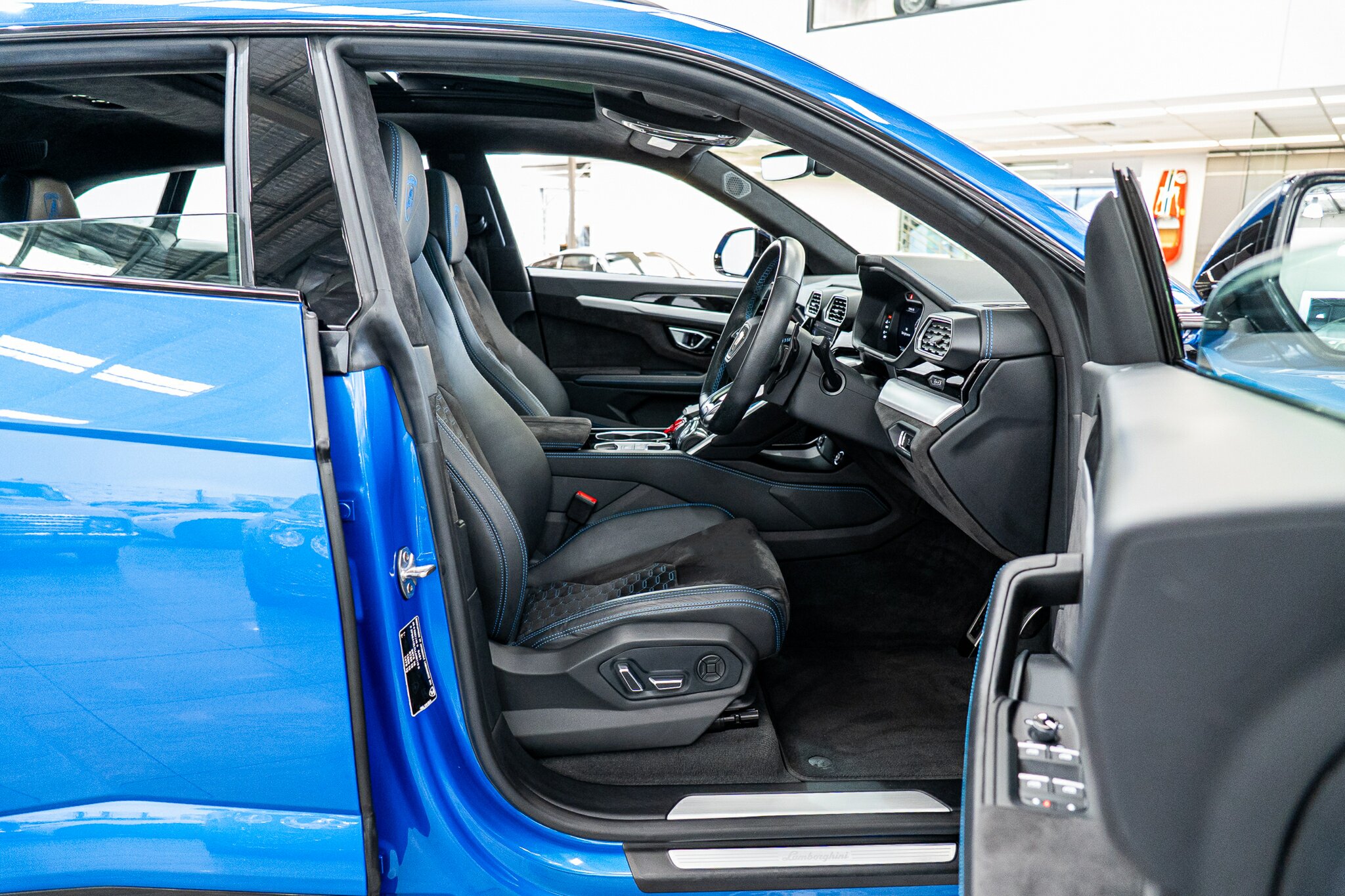 2019 LAMBORGHINI URUS 636 MY19 4 SEAT 8 SP AUTOMATIC 4D WAGON