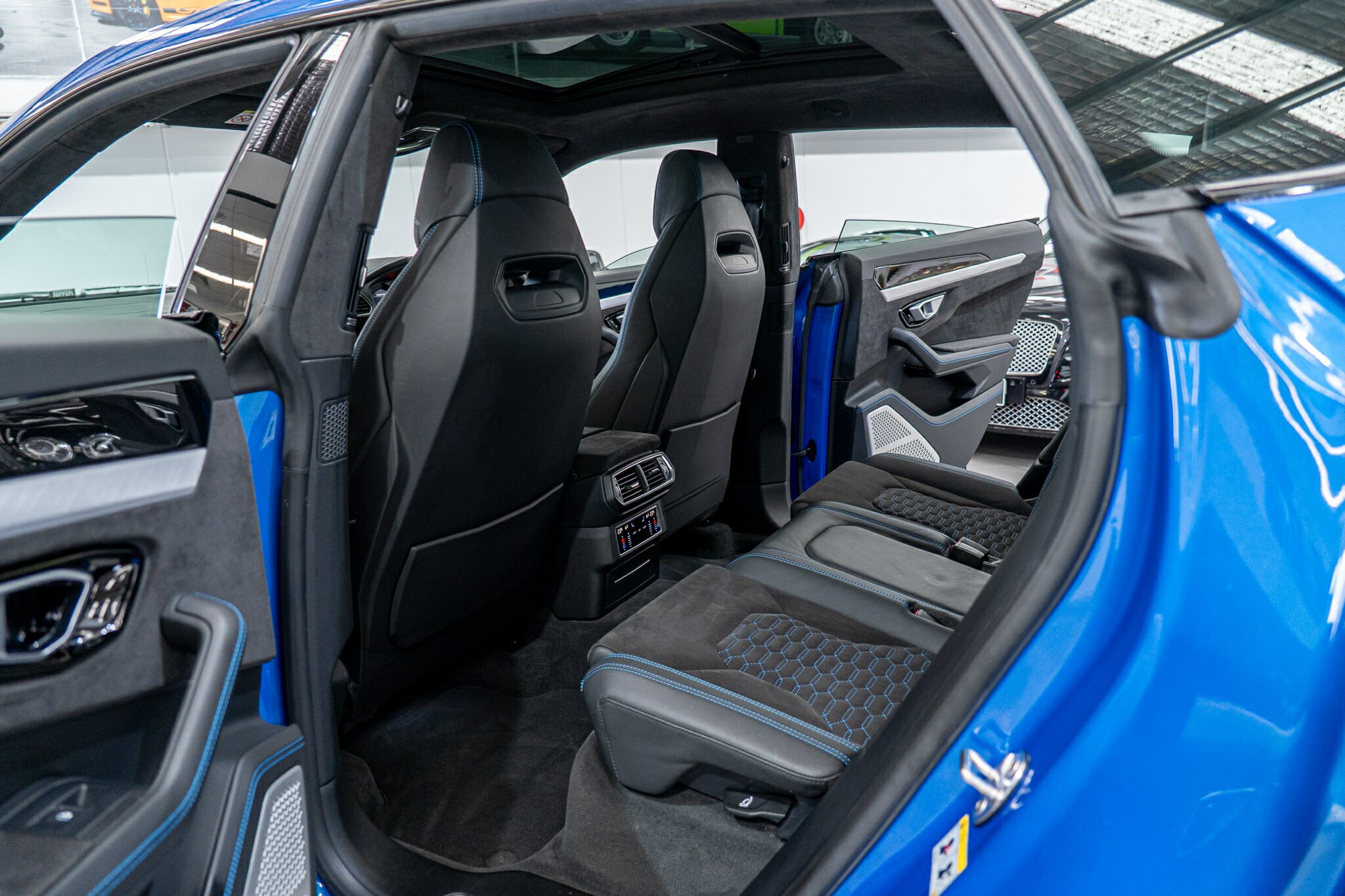 2019 LAMBORGHINI URUS 636 MY19 4 SEAT 8 SP AUTOMATIC 4D WAGON