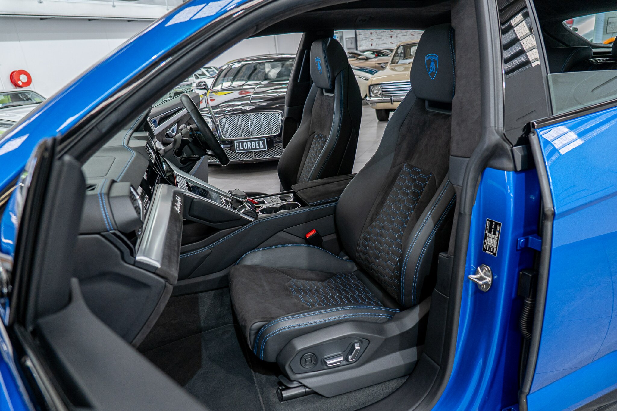 2019 LAMBORGHINI URUS 636 MY19 4 SEAT 8 SP AUTOMATIC 4D WAGON