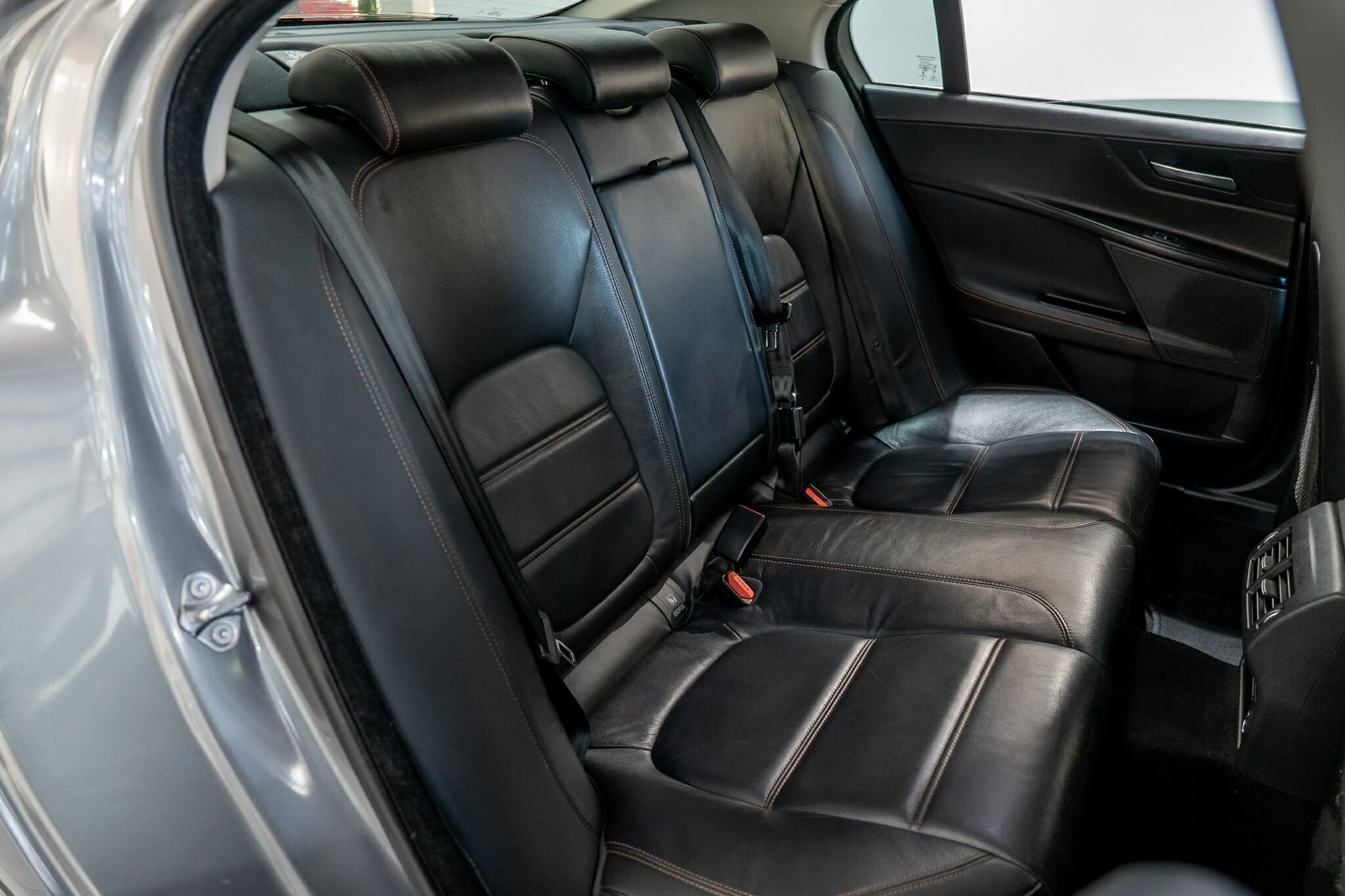 2015 JAGUAR XE 25t PRESTIGE 8 SP AUTOMATIC 4D SEDAN