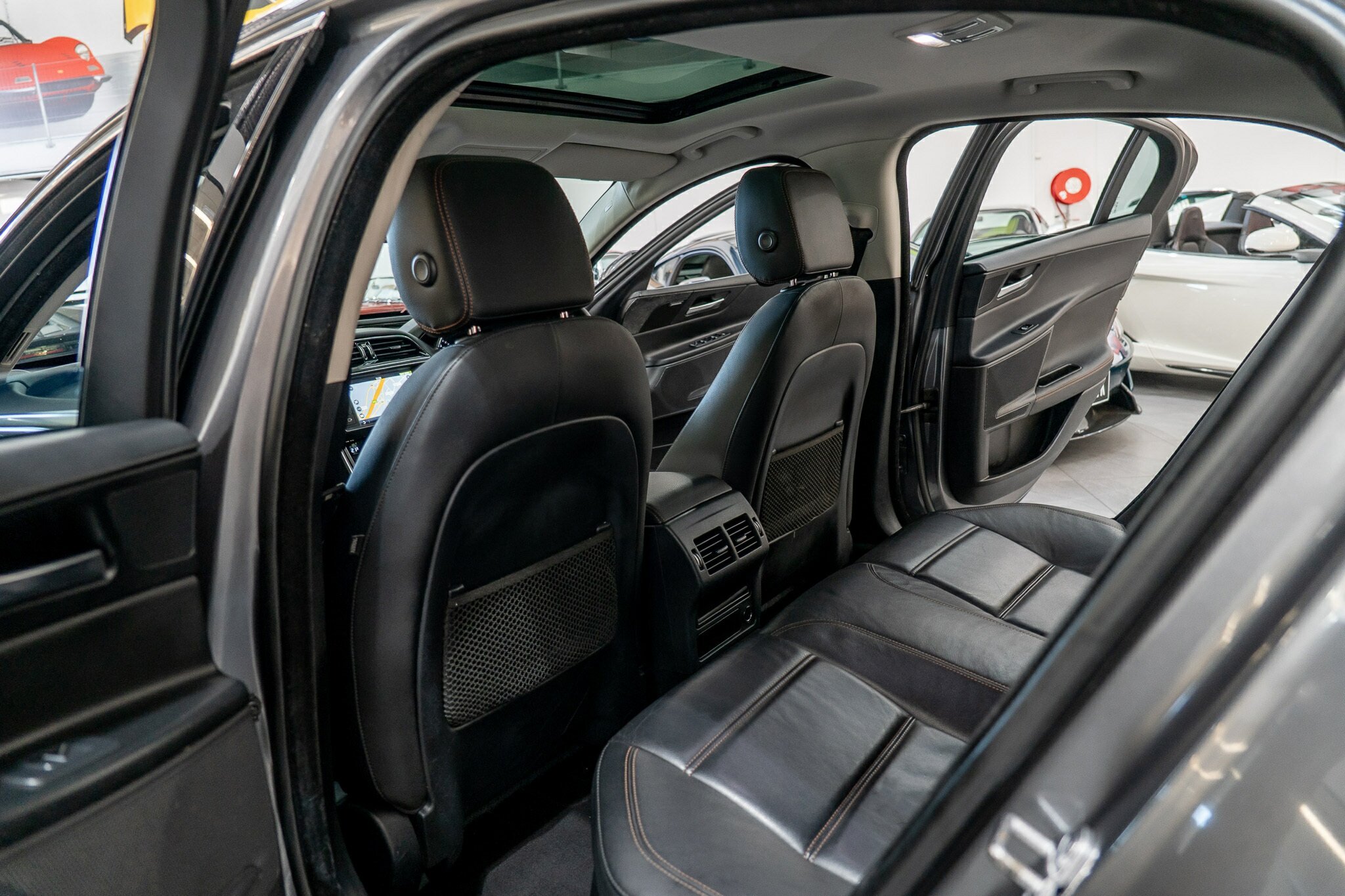 2015 JAGUAR XE 25t PRESTIGE 8 SP AUTOMATIC 4D SEDAN