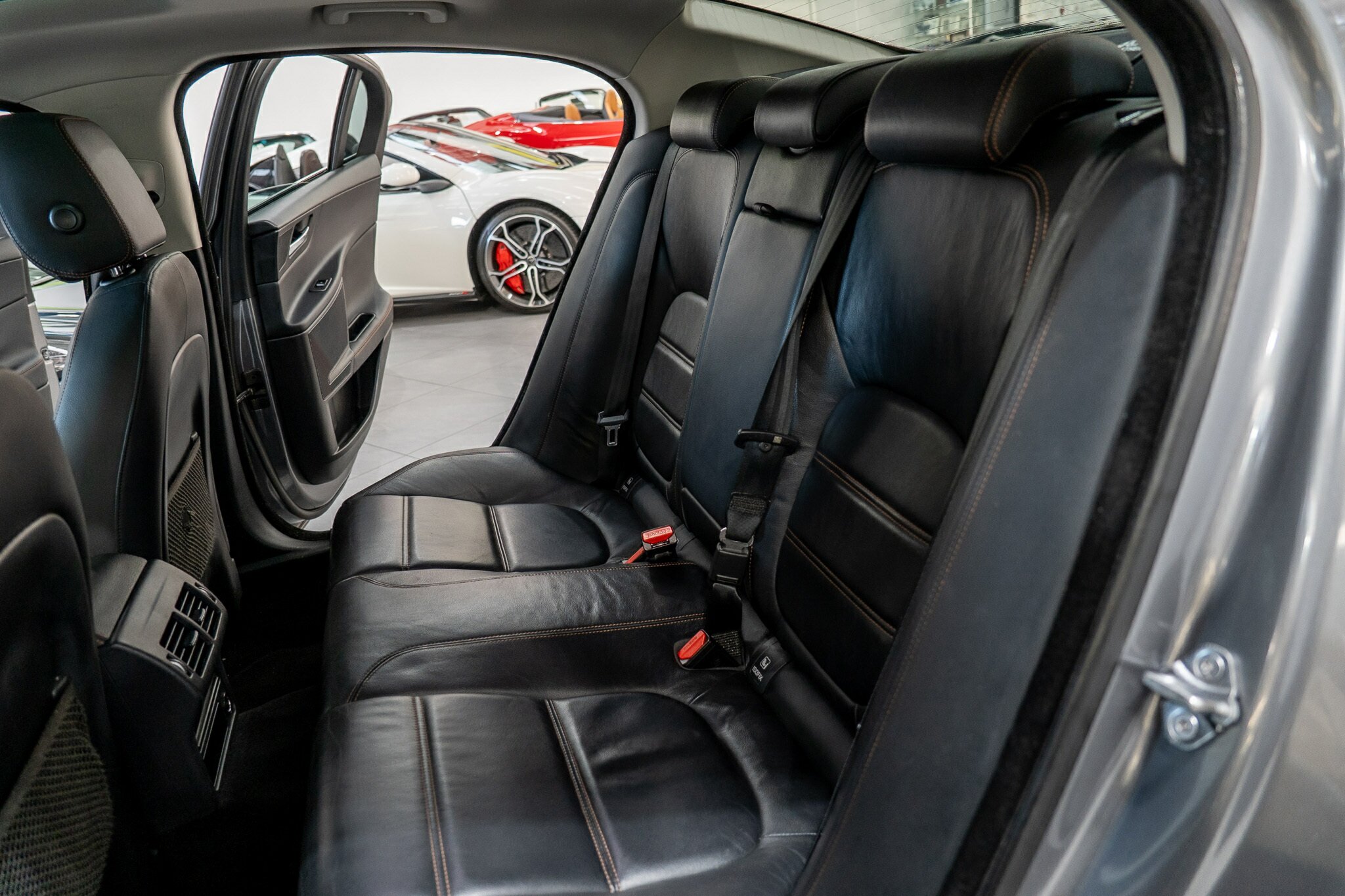 2015 JAGUAR XE 25t PRESTIGE 8 SP AUTOMATIC 4D SEDAN