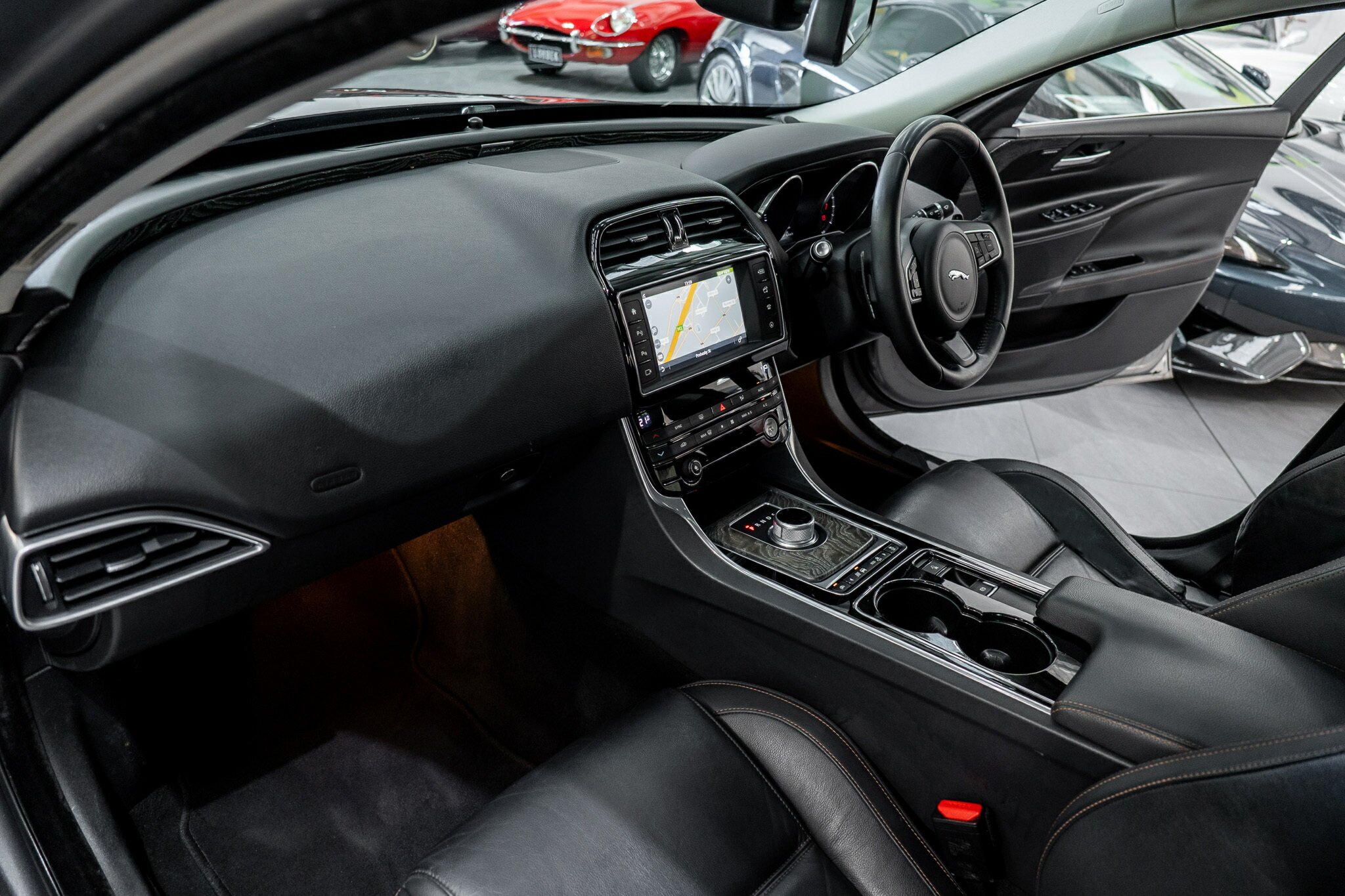 2015 JAGUAR XE 25t PRESTIGE 8 SP AUTOMATIC 4D SEDAN