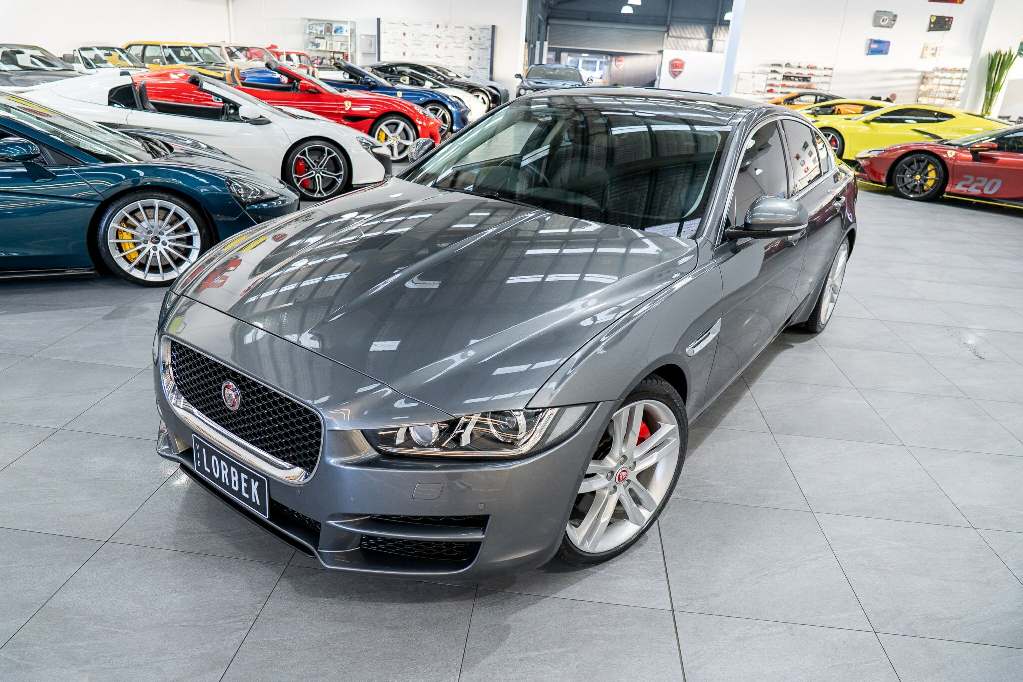 2015 JAGUAR XE 25t PRESTIGE 8 SP AUTOMATIC 4D SEDAN