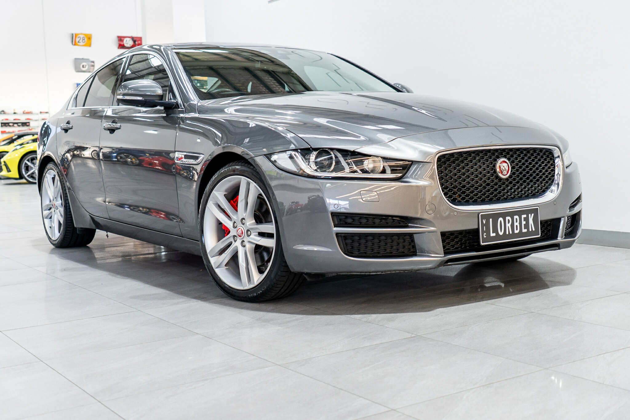 2015 JAGUAR XE 25t PRESTIGE 8 SP AUTOMATIC 4D SEDAN