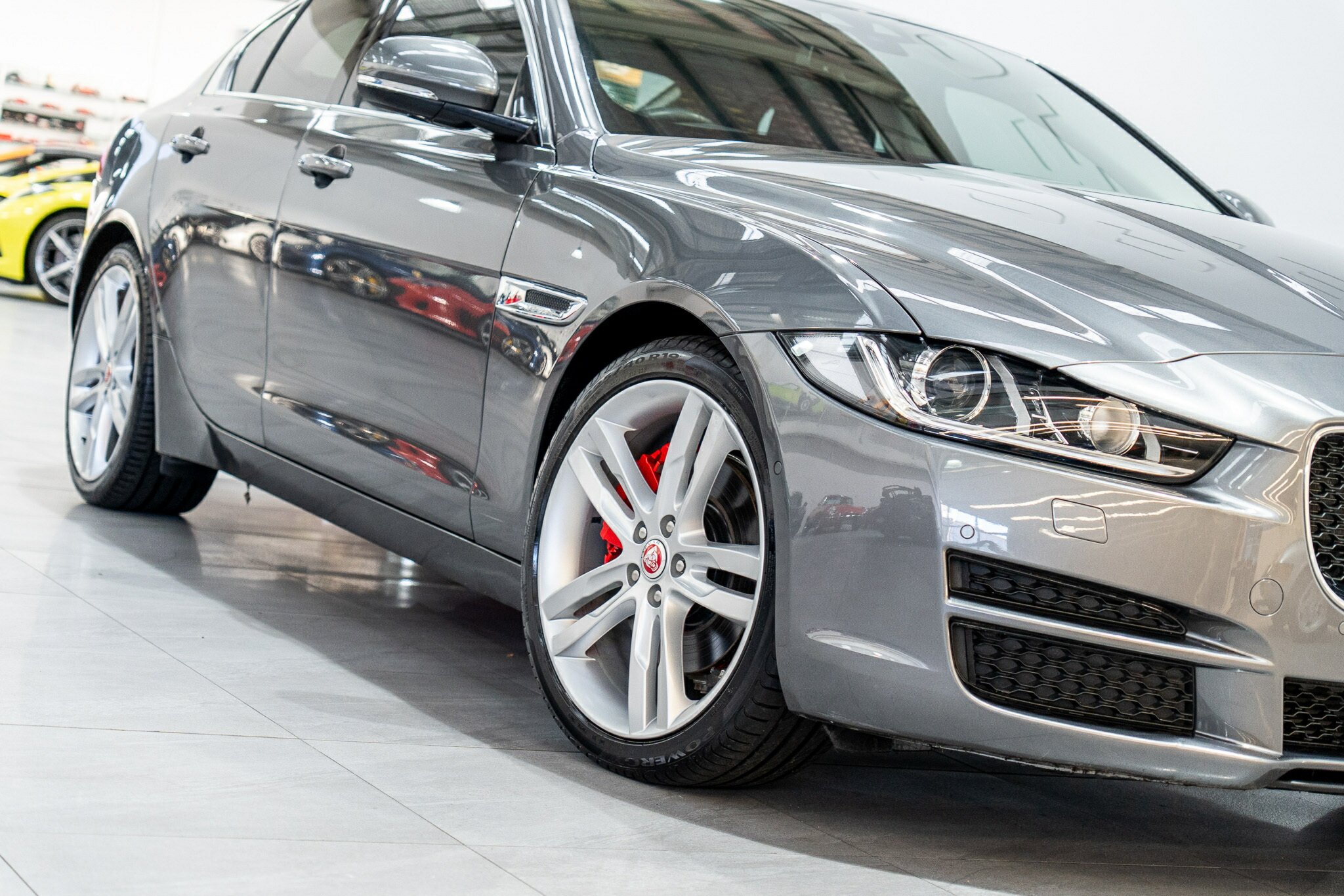 2015 JAGUAR XE 25t PRESTIGE 8 SP AUTOMATIC 4D SEDAN
