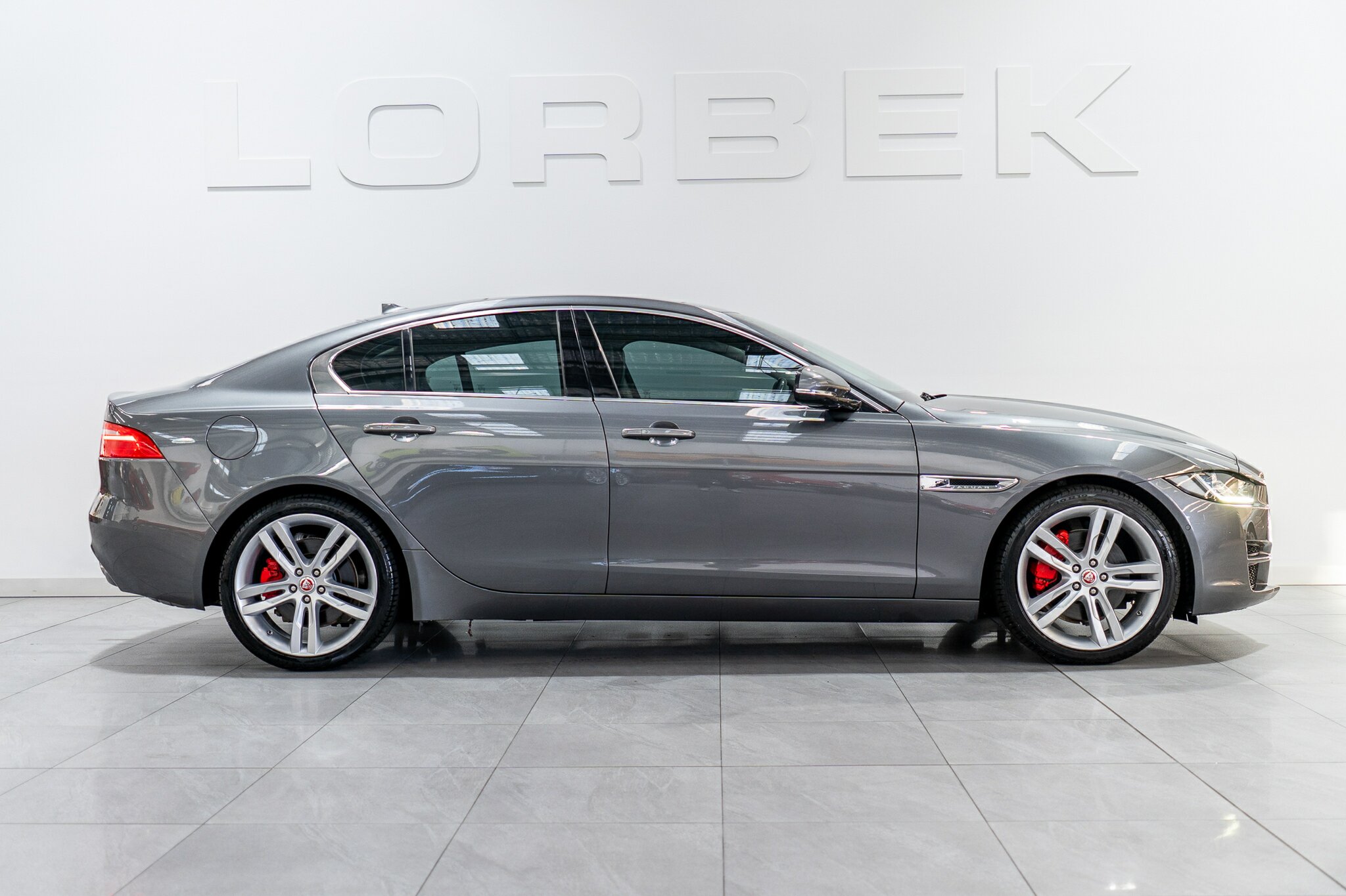 2015 JAGUAR XE 25t PRESTIGE 8 SP AUTOMATIC 4D SEDAN